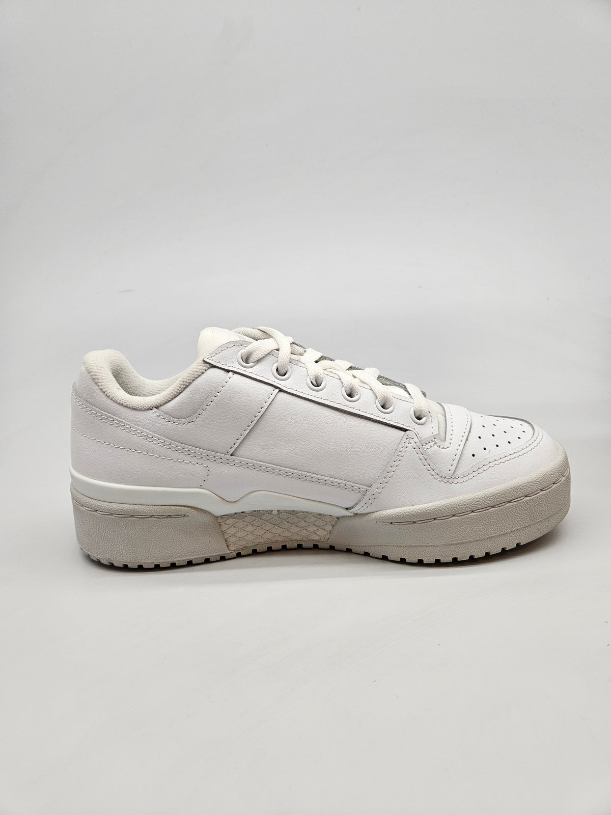 ADIDAS NOVI ORIGINAL PATIKI BR 39