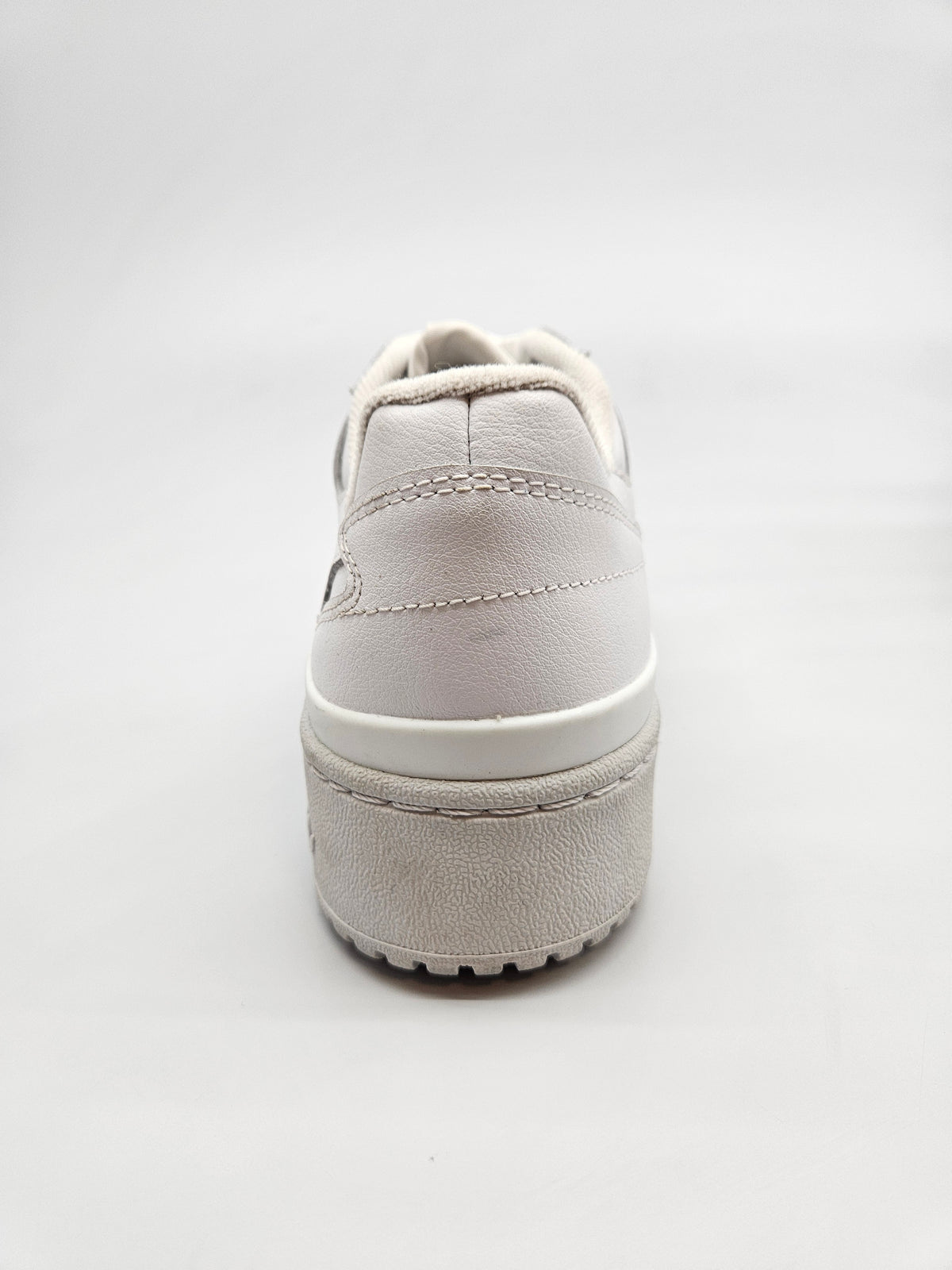 ADIDAS NOVI ORIGINAL PATIKI BR 39