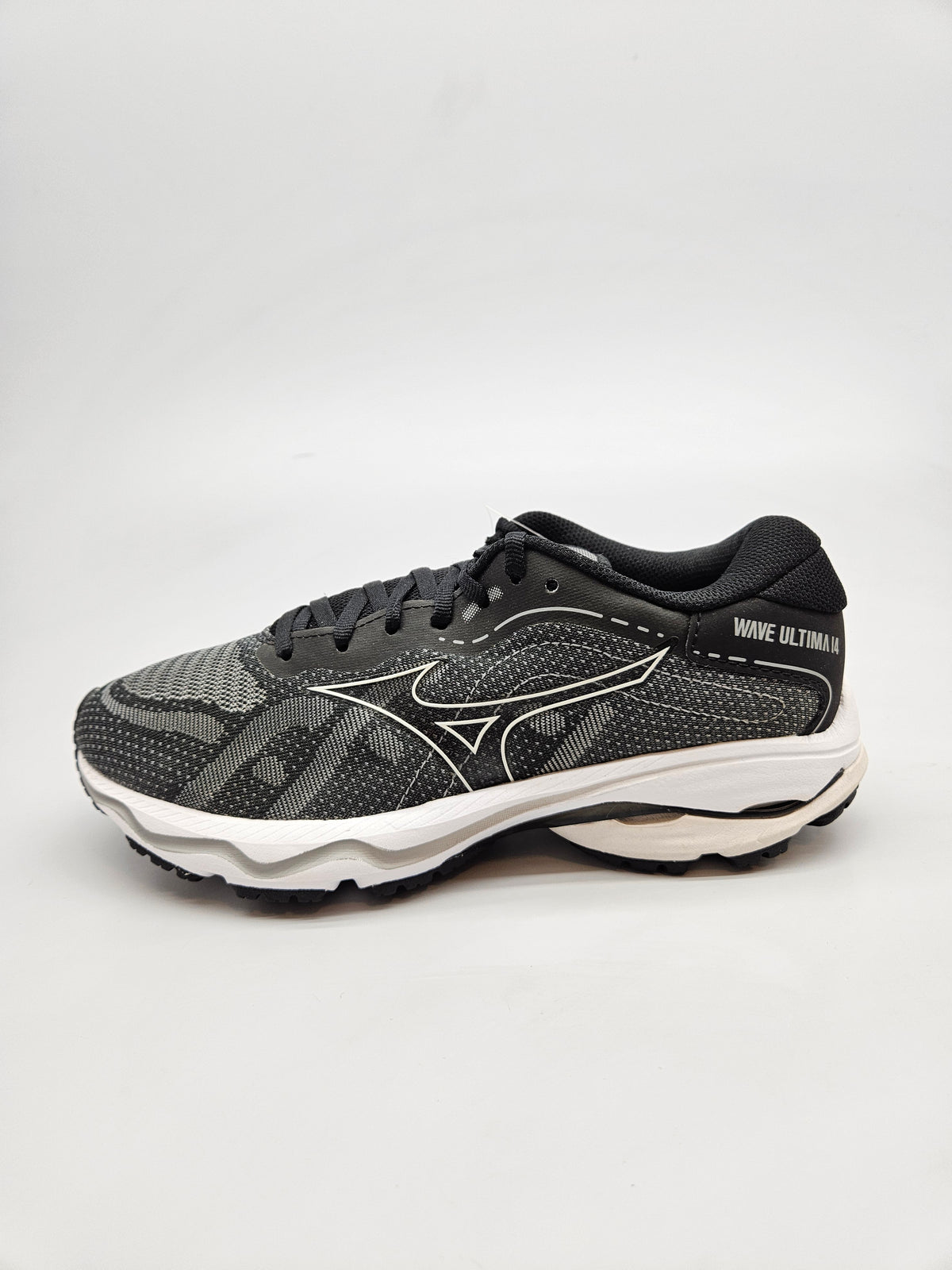 MIZUNO ORIGINAL NOVI PATIKI BR 39
