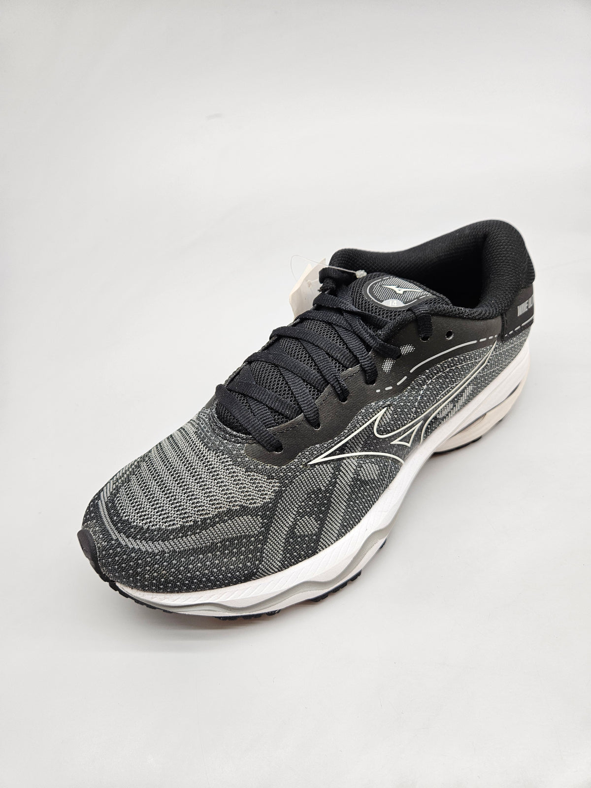 MIZUNO ORIGINAL NOVI PATIKI BR 39