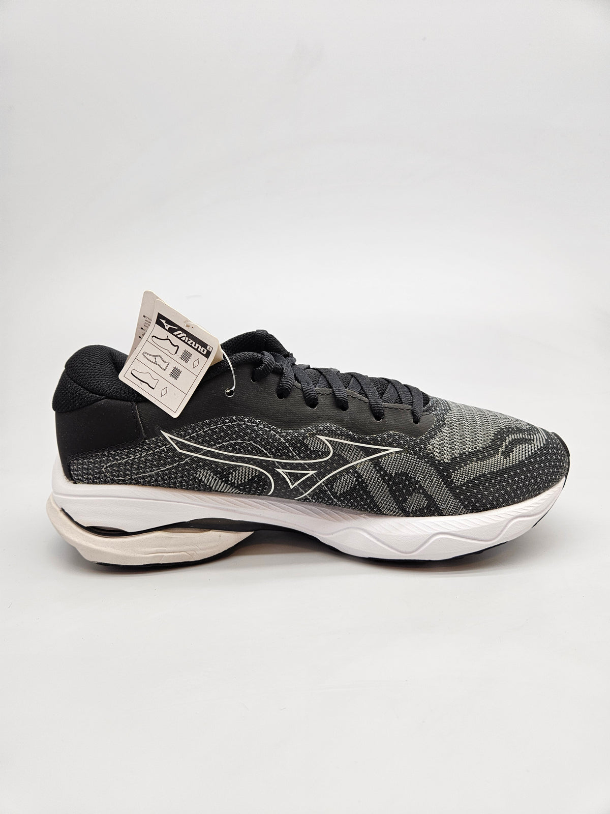 MIZUNO ORIGINAL NOVI PATIKI BR 39