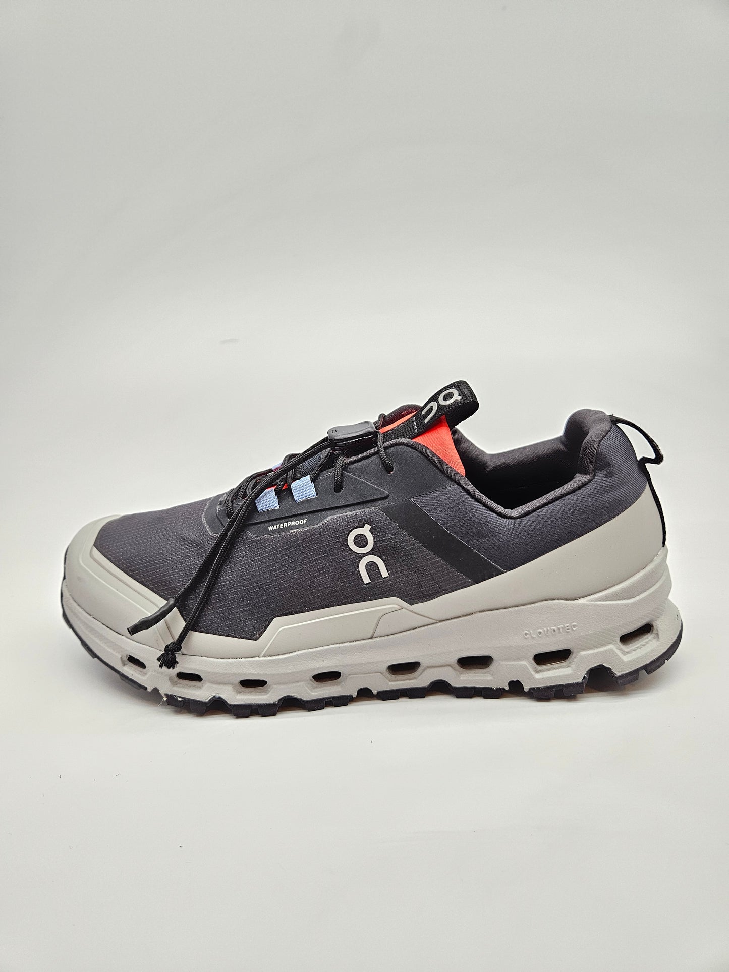 ON RUNNING ORIGINAL VODOTPORNI PATIKI BR 38.5