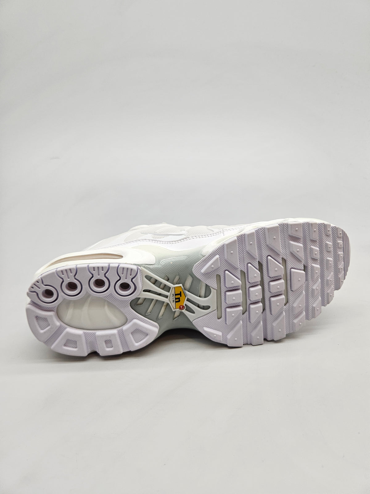NIKE NOVI ORIGINAL PATIKI BR 39