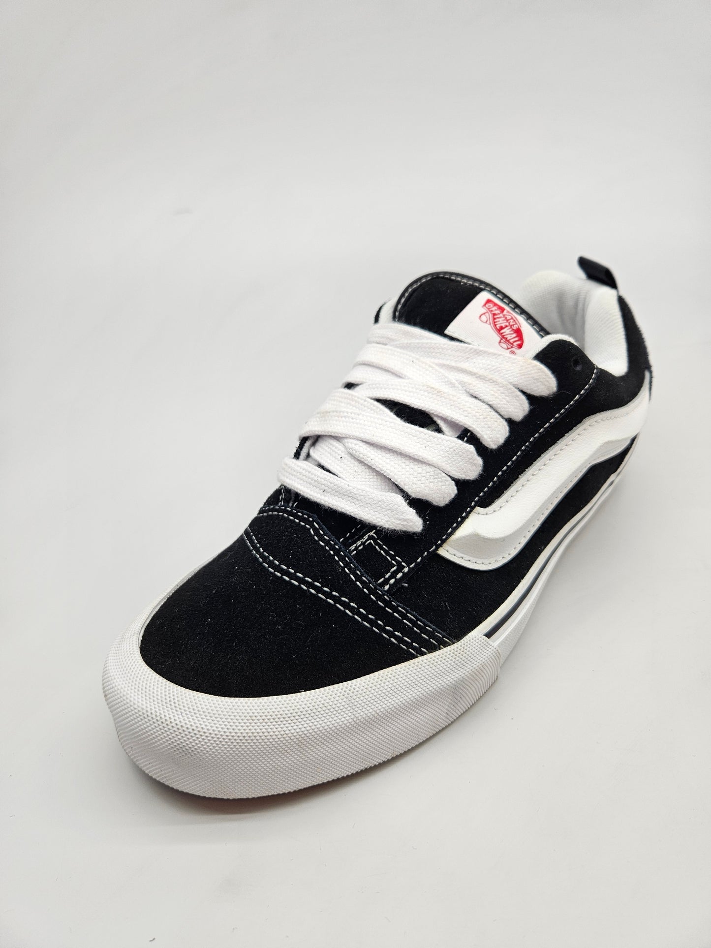 VANS NOVI ORIGINAL PATIKI BR 43