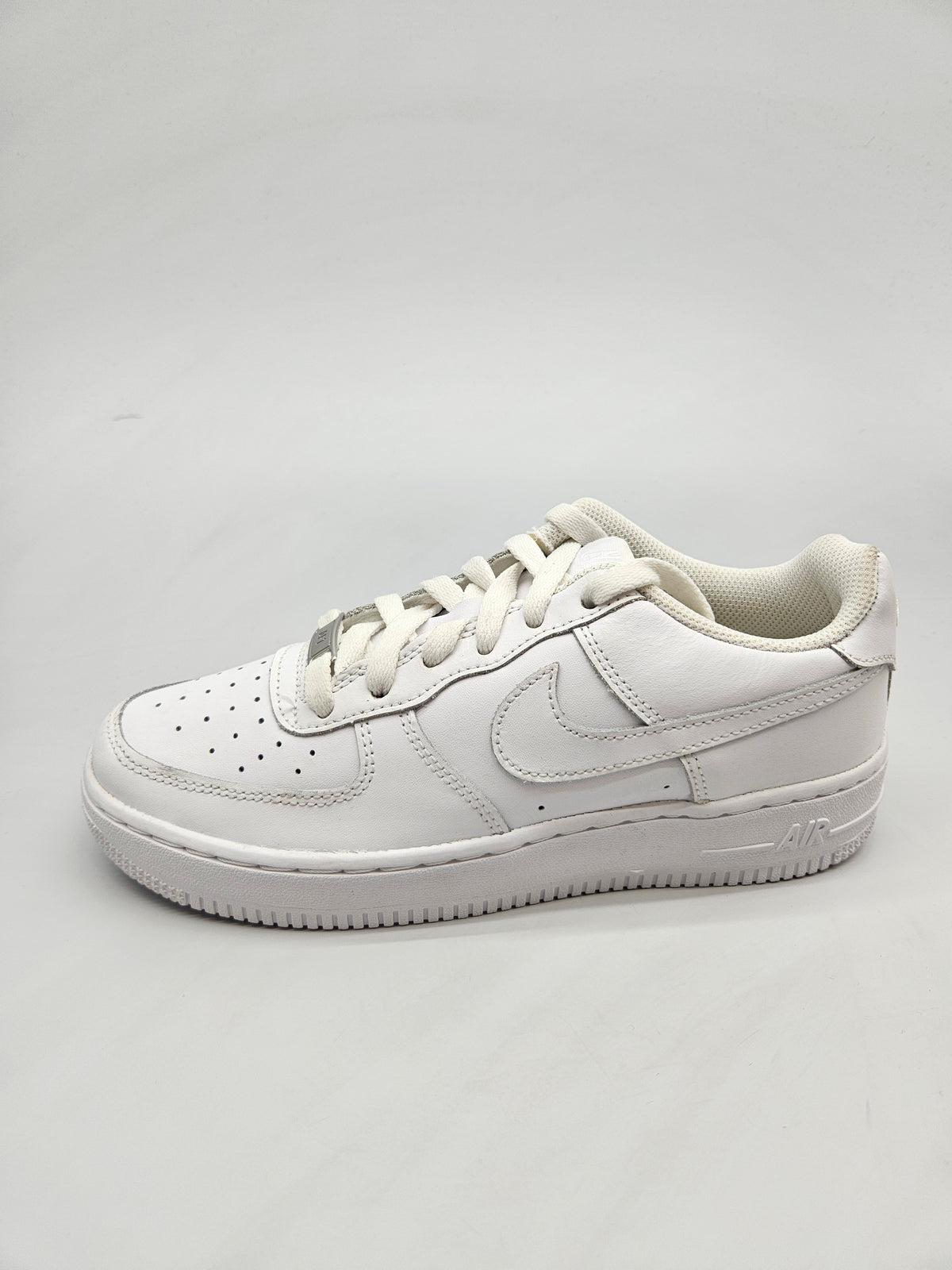 NIKE NOVI ORIGINAL PATIKI BR 38