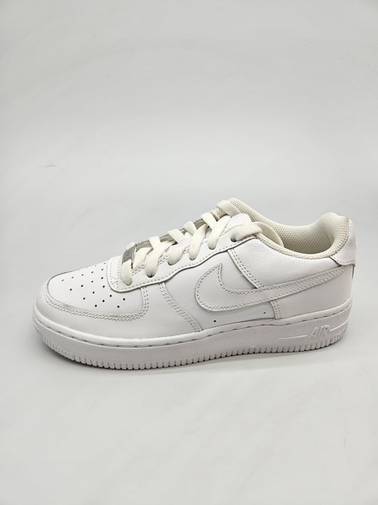 NIKE NOVI ORIGINAL PATIKI BR 38
