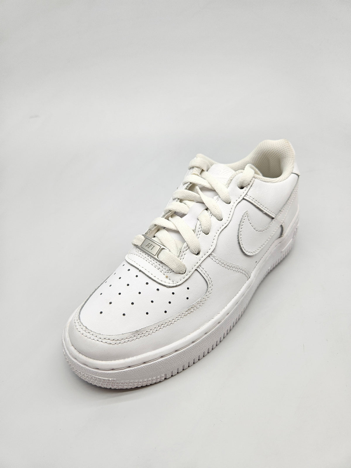 NIKE NOVI ORIGINAL PATIKI BR 38