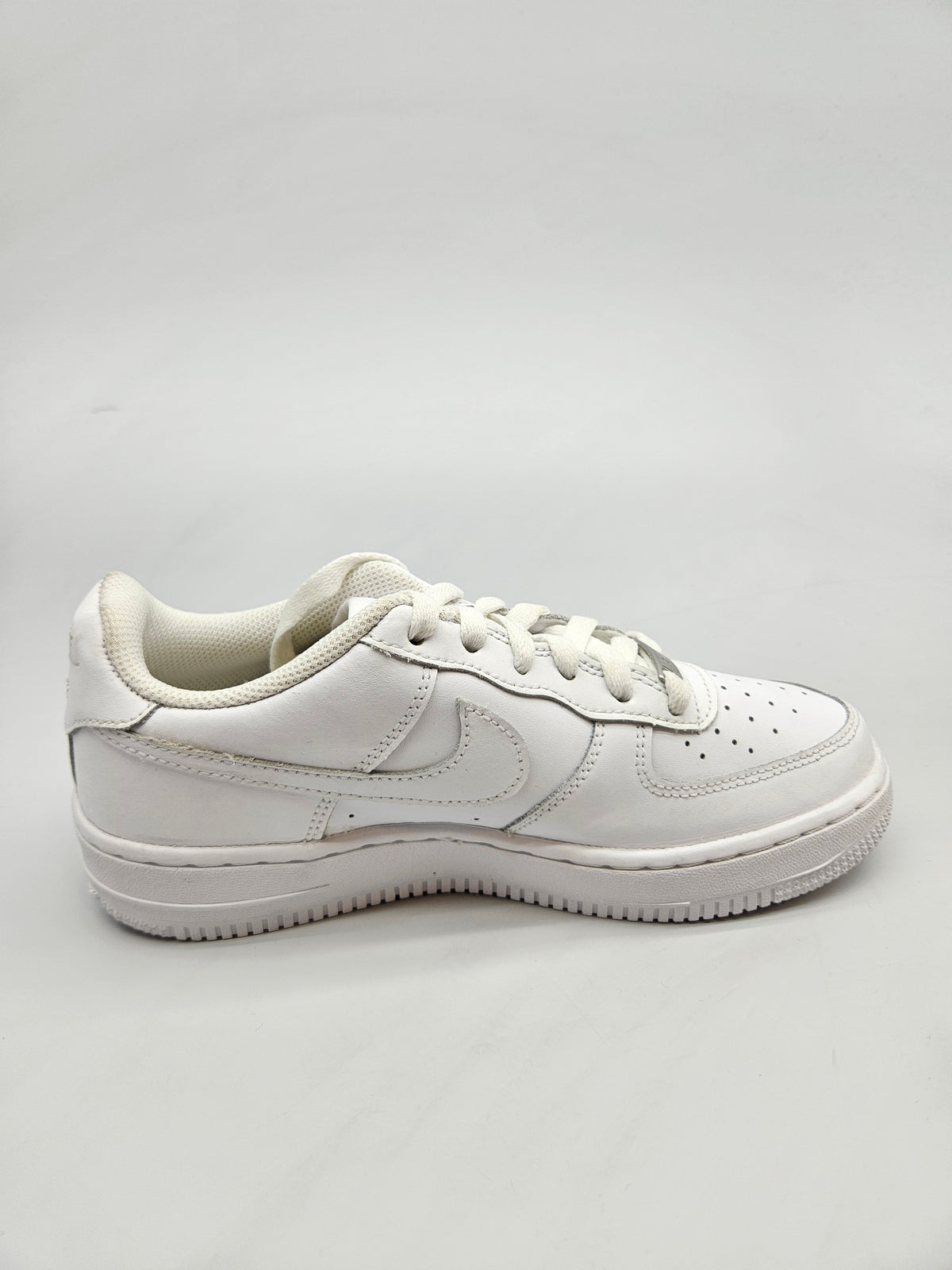 NIKE NOVI ORIGINAL PATIKI BR 38