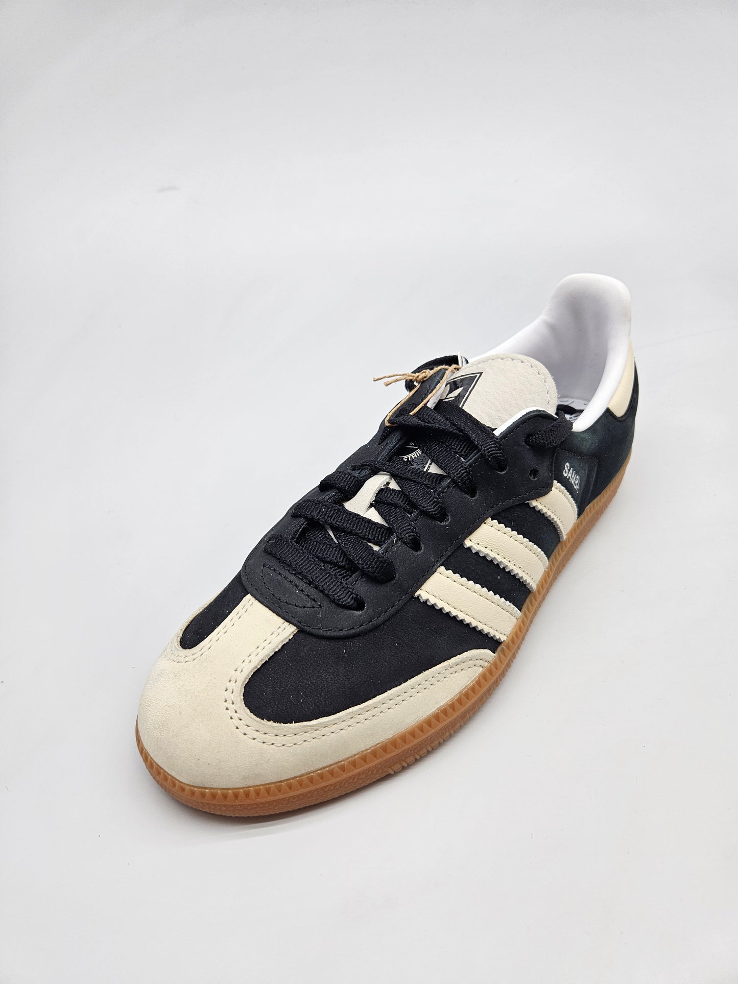 ADIDAS NOVI ORIGINAL PATIKI BR 40.5