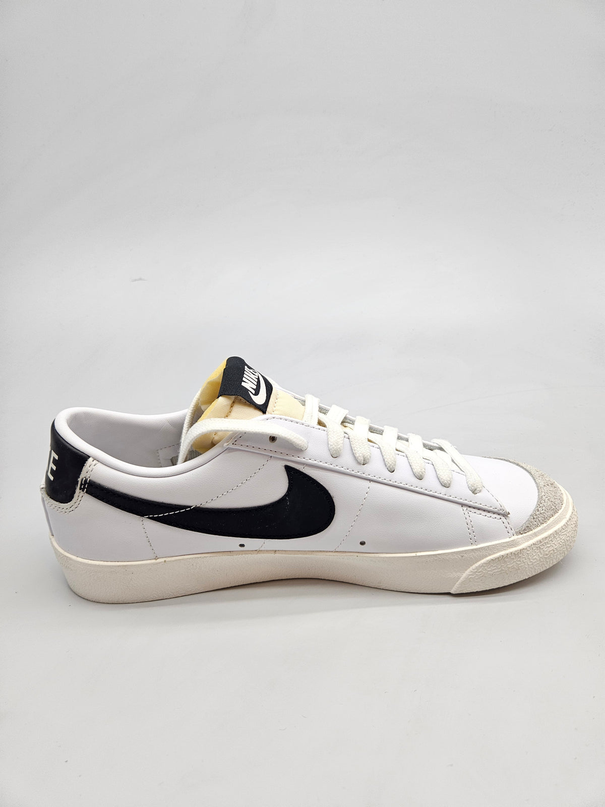NIKE ORIGINAL NOVI PATIKI BR 43