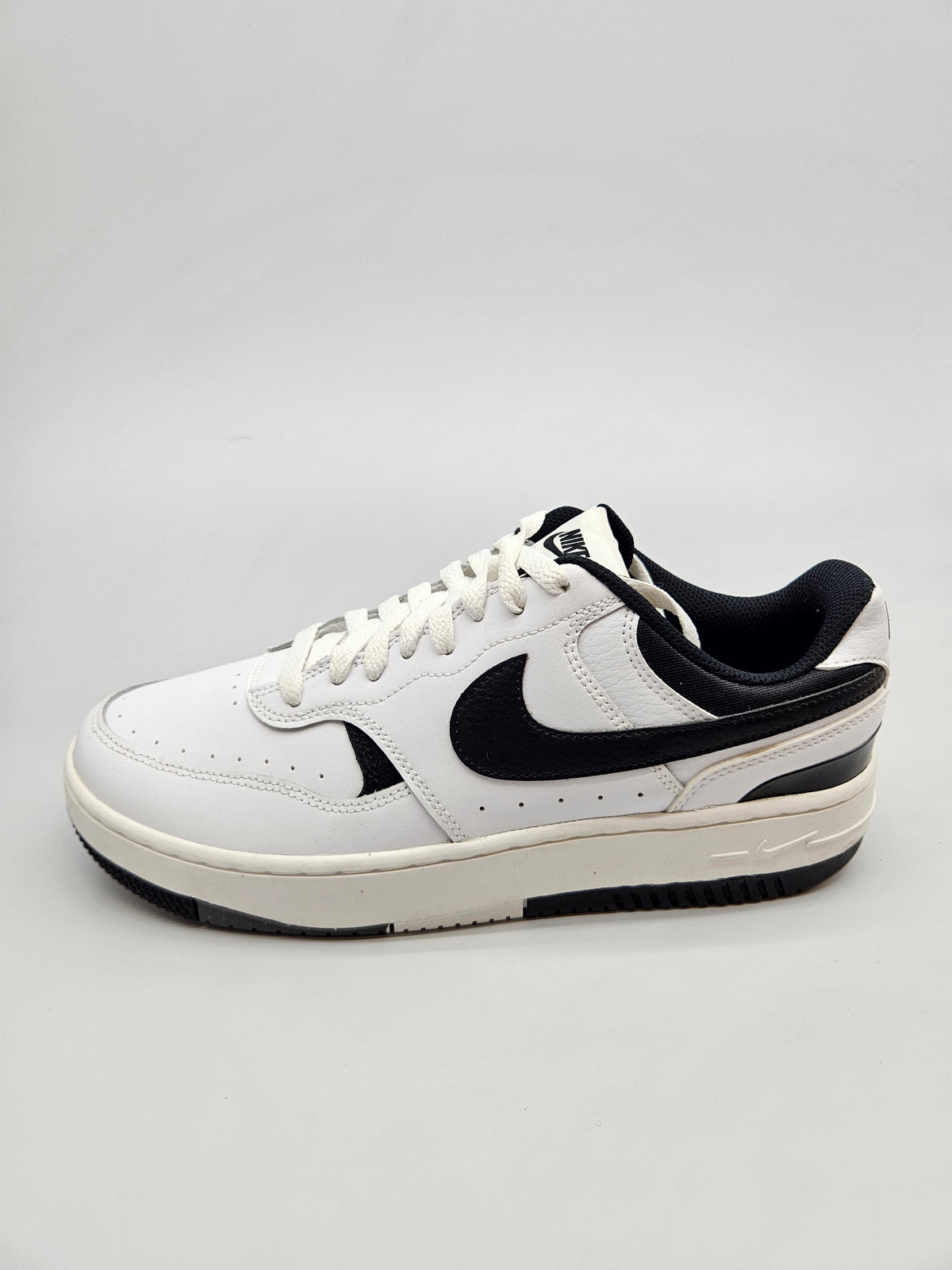 NIKE NOVI ORIGINAL PATIKI BR 42