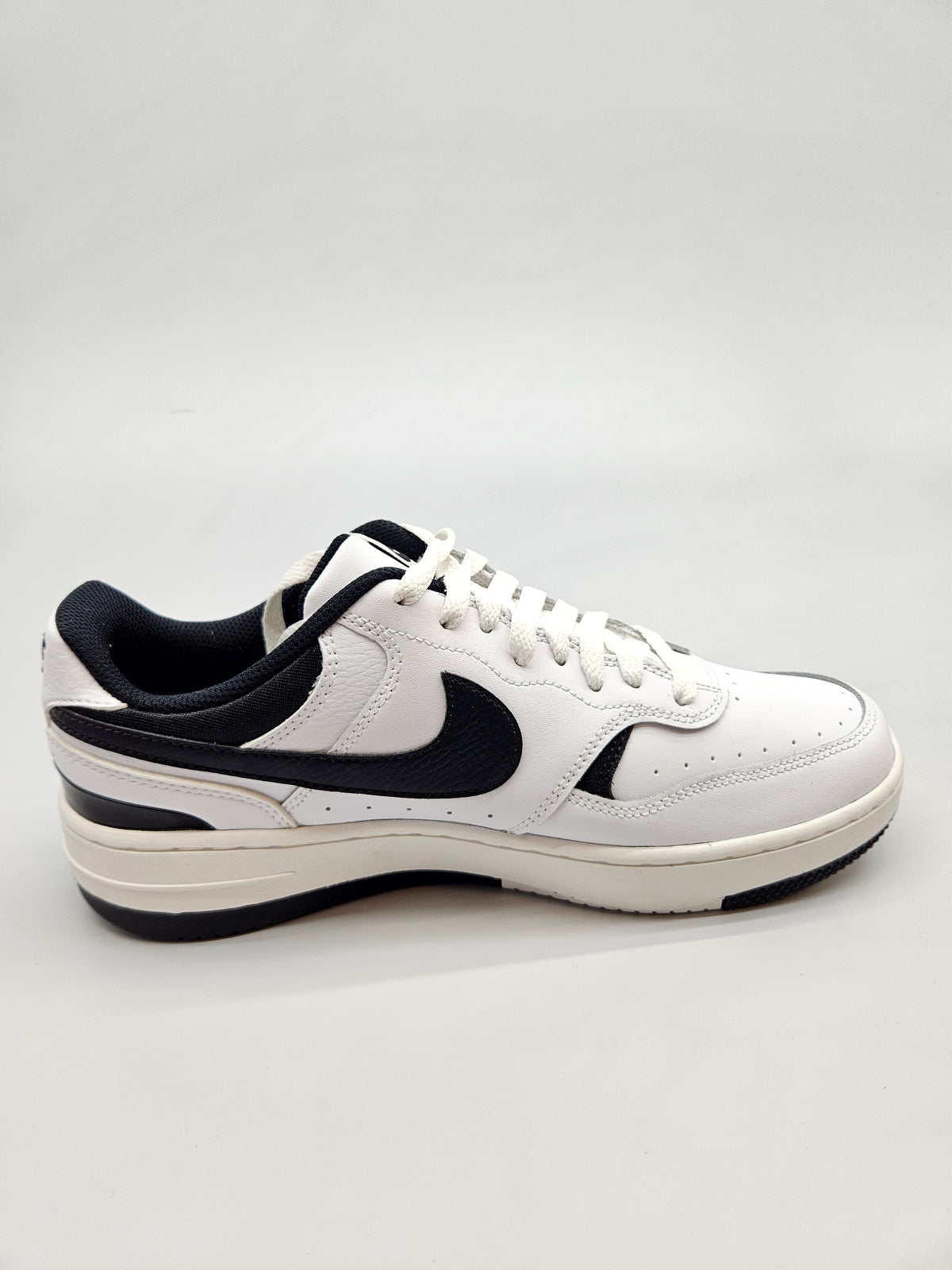 NIKE NOVI ORIGINAL PATIKI BR 42