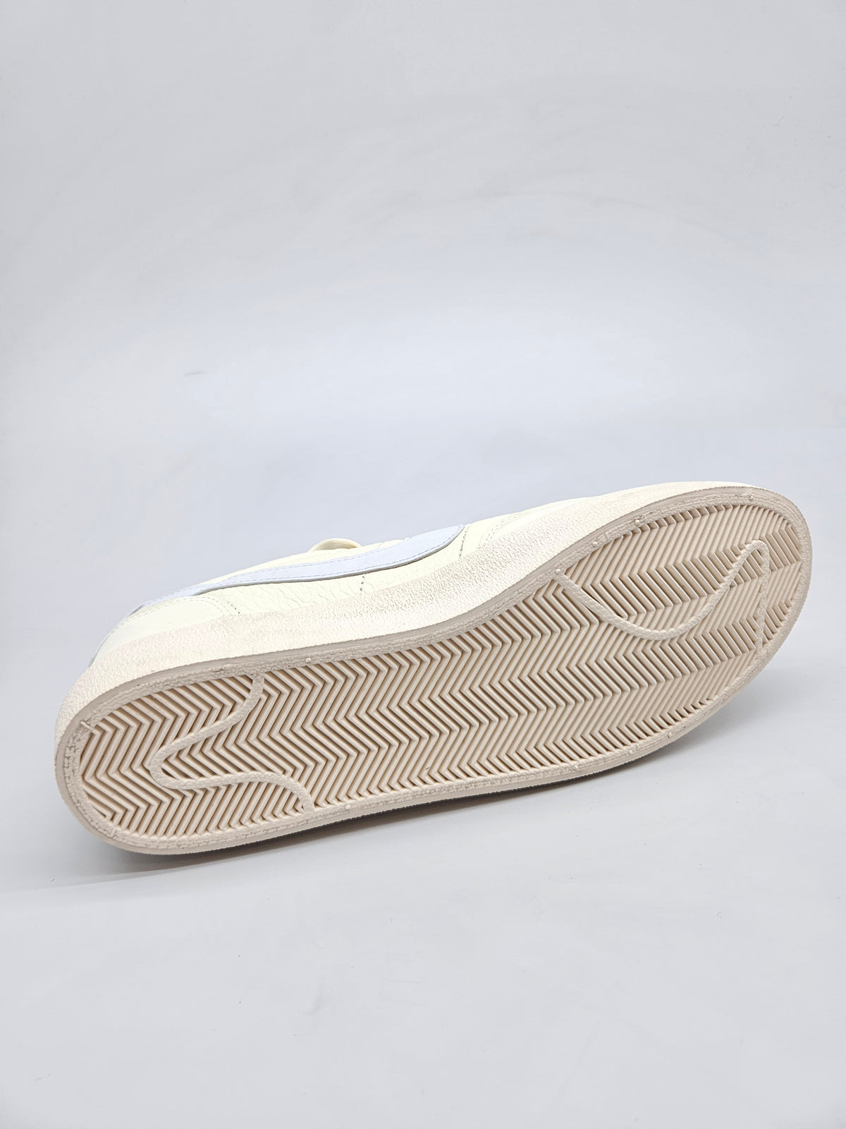 NIKE NOVI ORIGINAL PATIKI BR 43