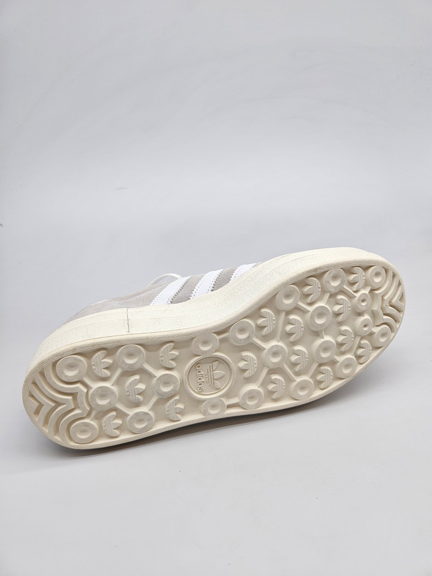 ADIDAS NOVI ORIGINAL PATIKI BR 40