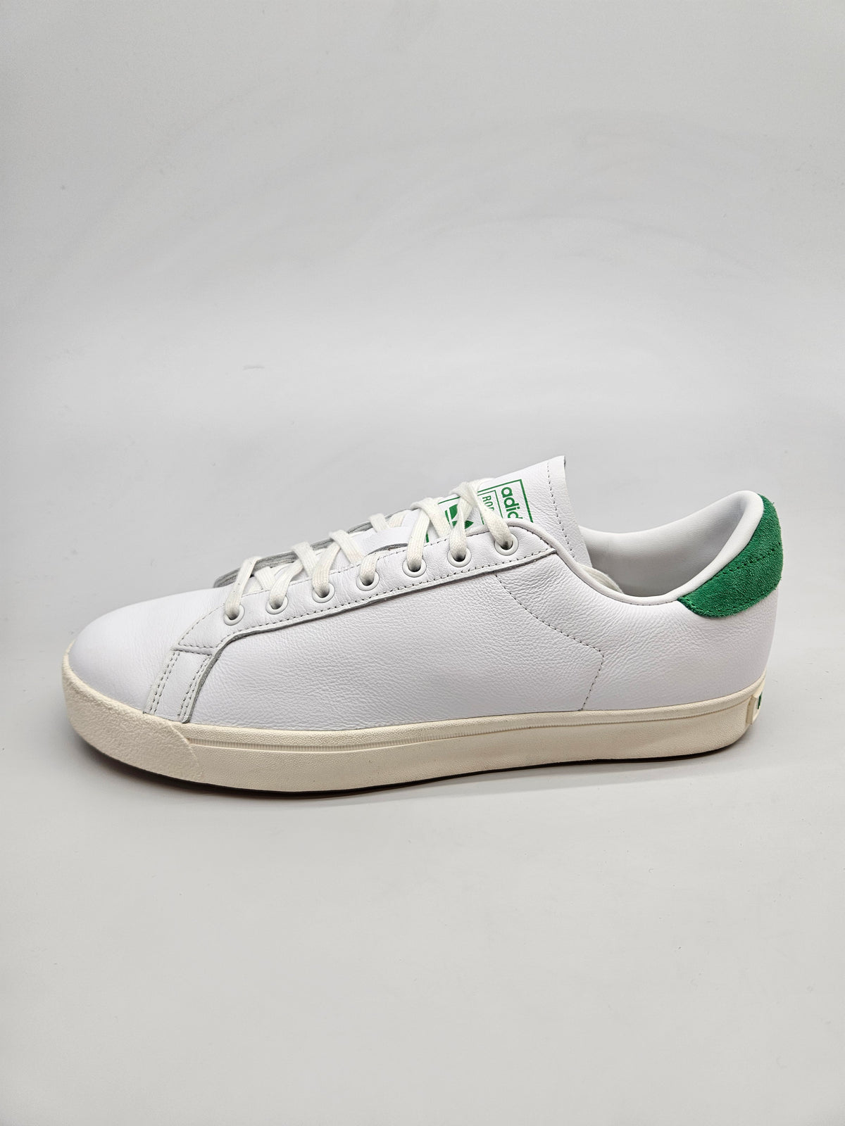 ADIDAS NOVI ORIGINAL PATIKI BR 44