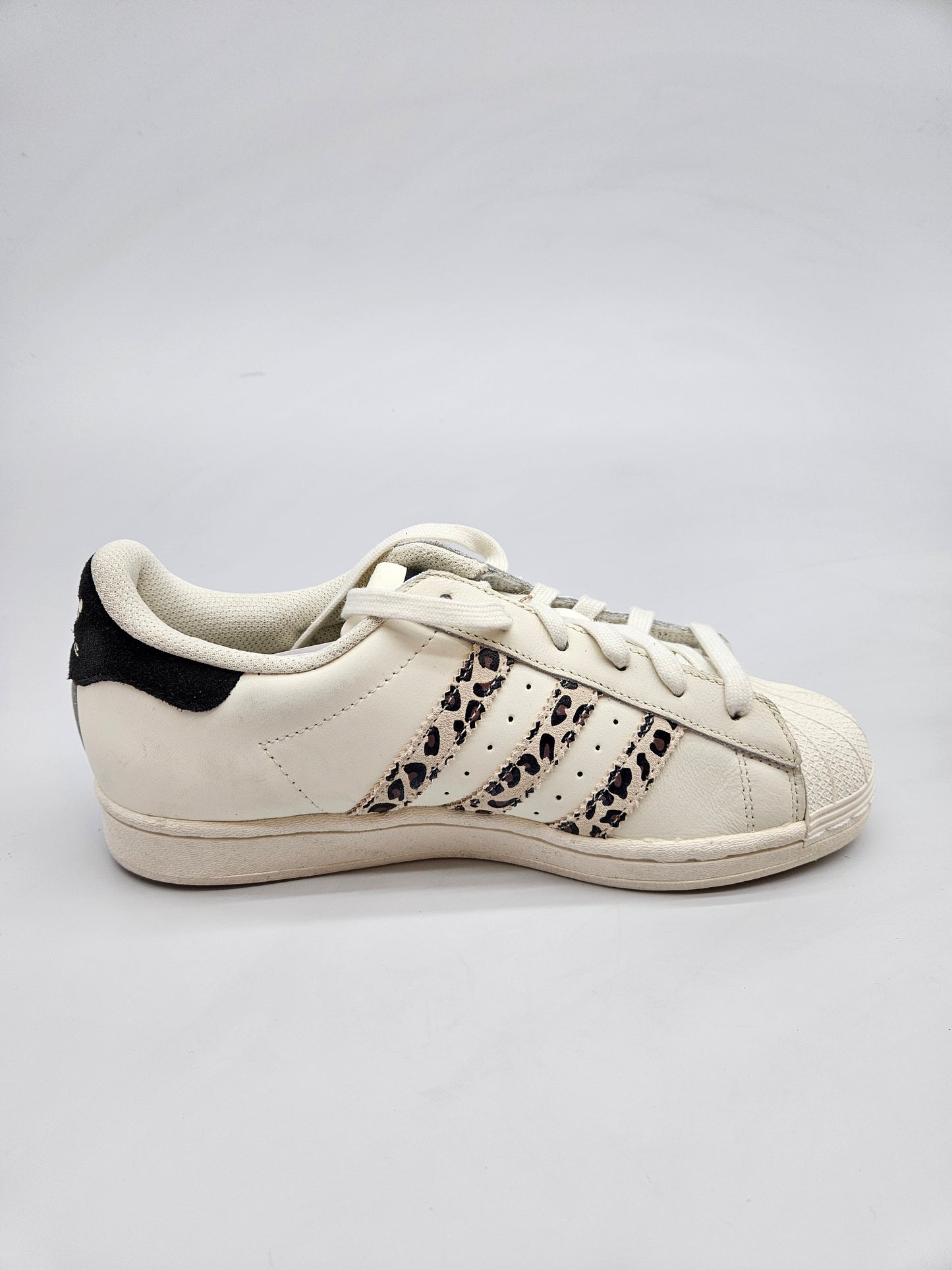 ADIDAS SUPERSTAR NOVI ORIGINAL PATIKI BR 39