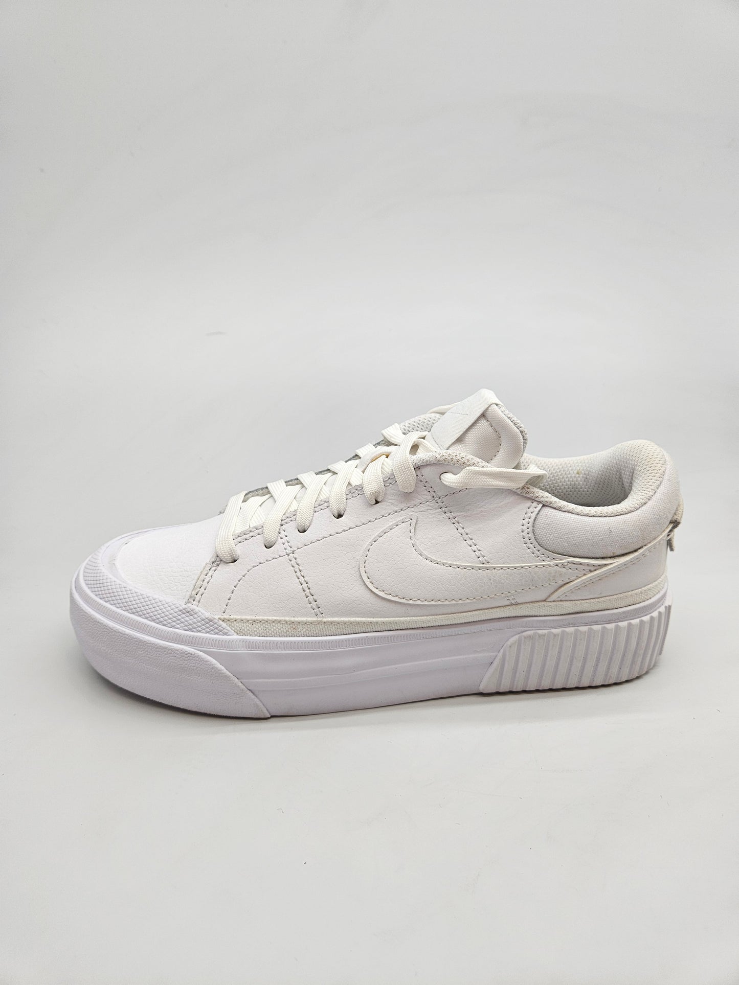 NIKE NOVI ORIGINAL PATIKI BR 37.5