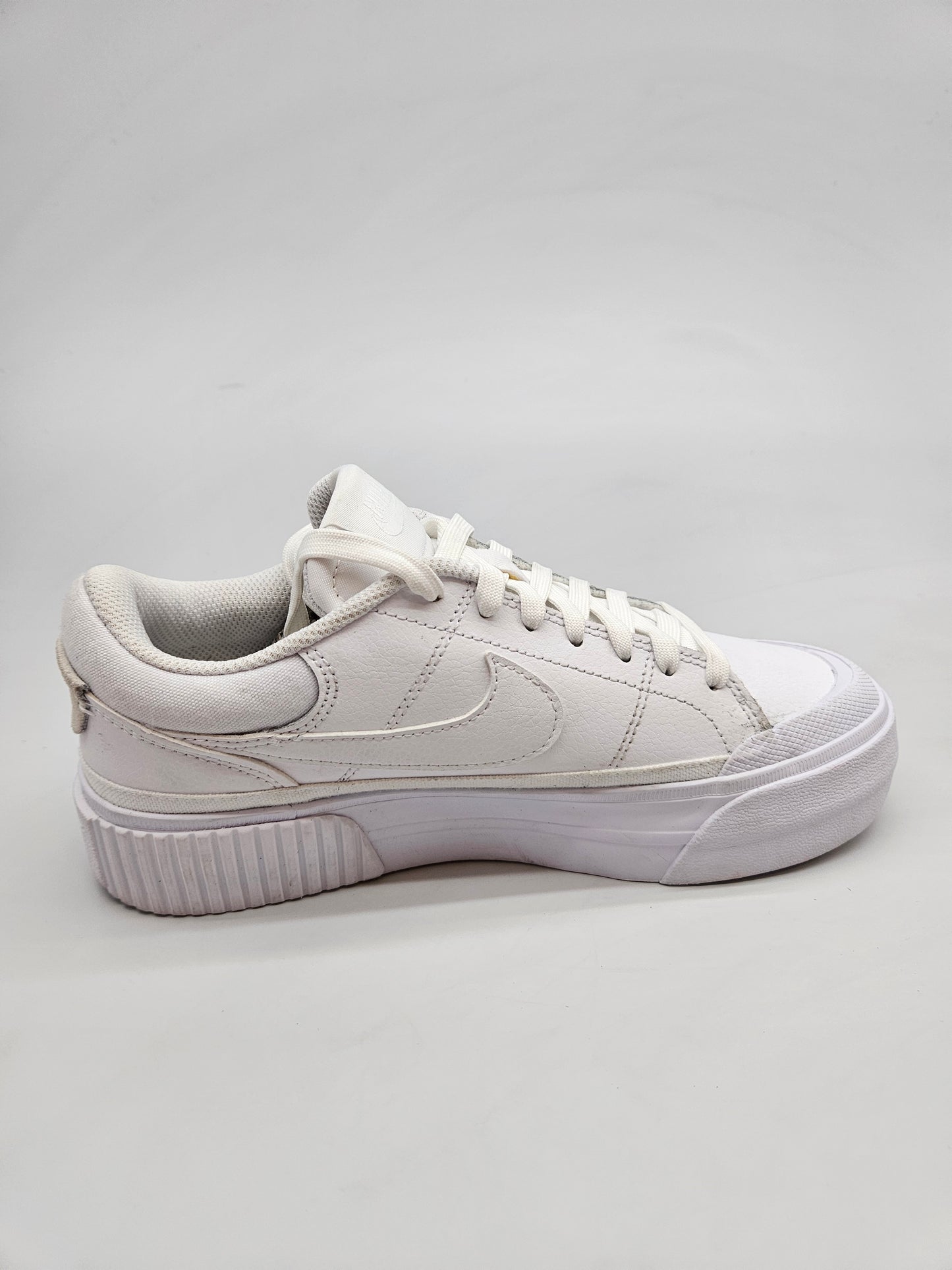 NIKE NOVI ORIGINAL PATIKI BR 37.5