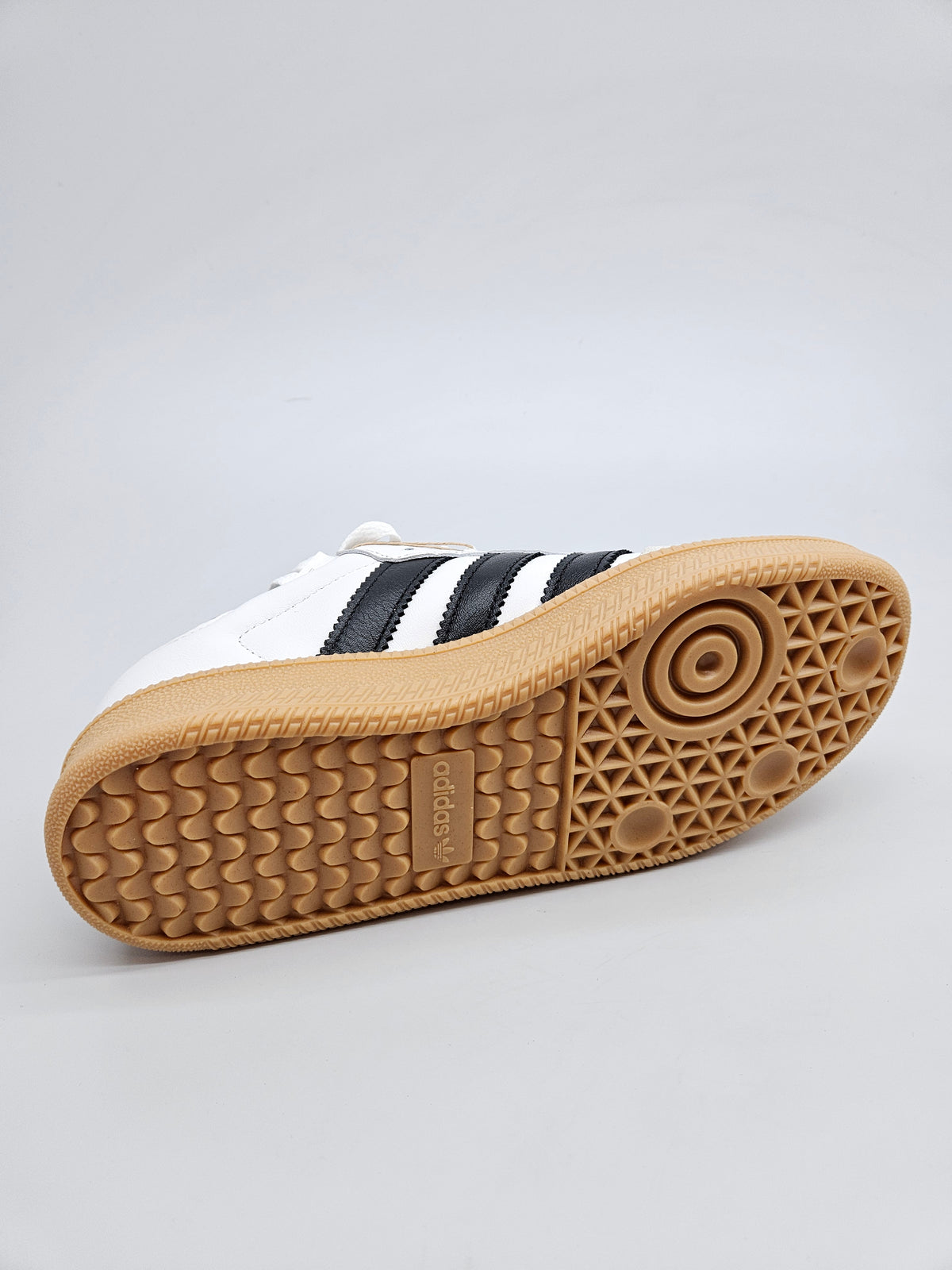 ADIDAS NOVI ORIGINAL PATIKI BR 40