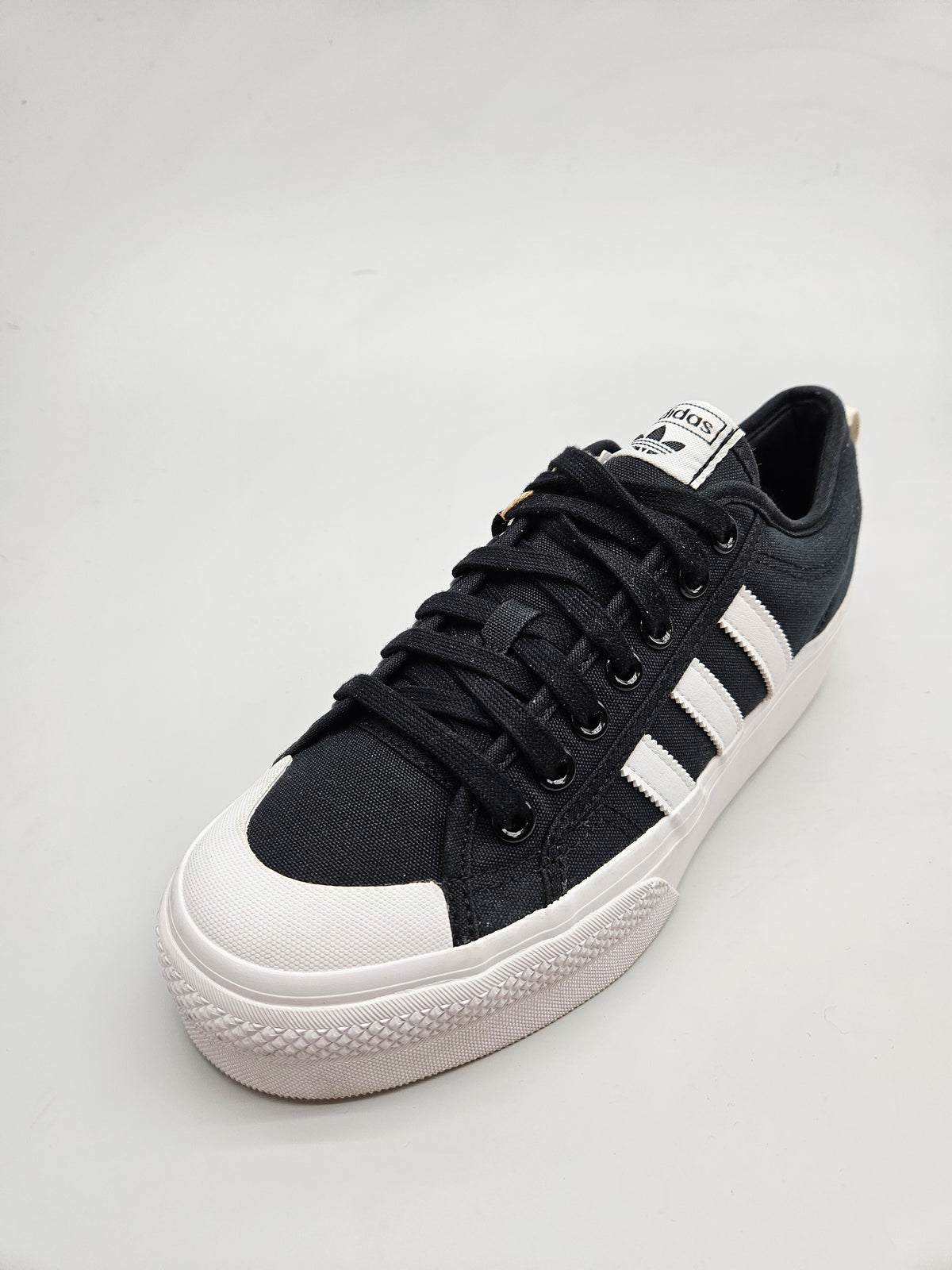 ADIDAS NOVI ORIGINAL PATIKI BR 42