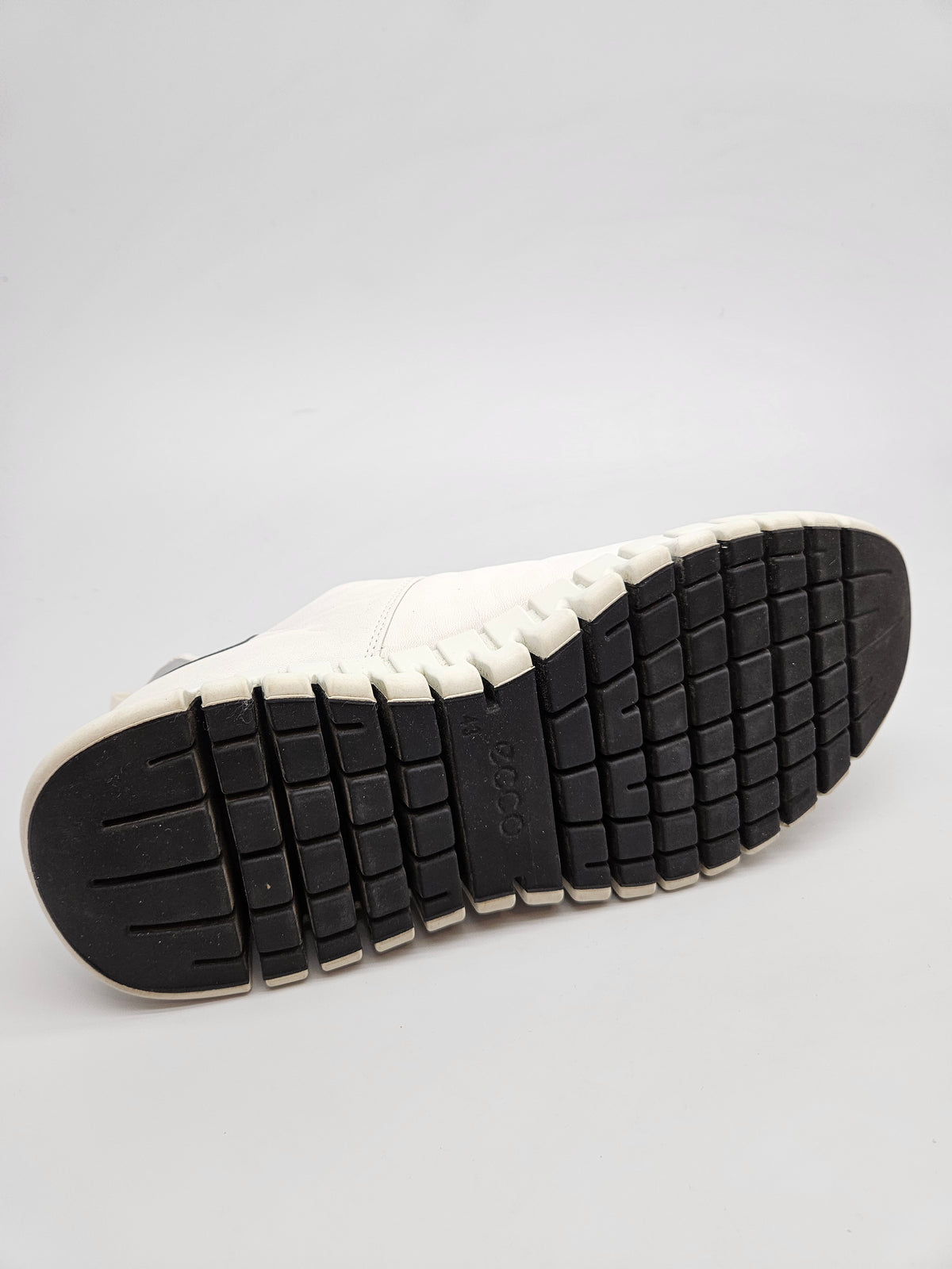 ECCO ORIGINAL KOZNI PATIKI BR 43