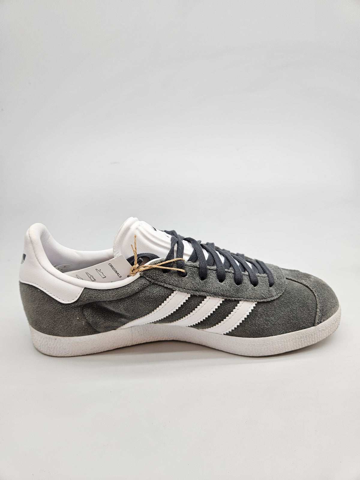 ADIDAS NOVI ORIGINAL PATIKI BR 39