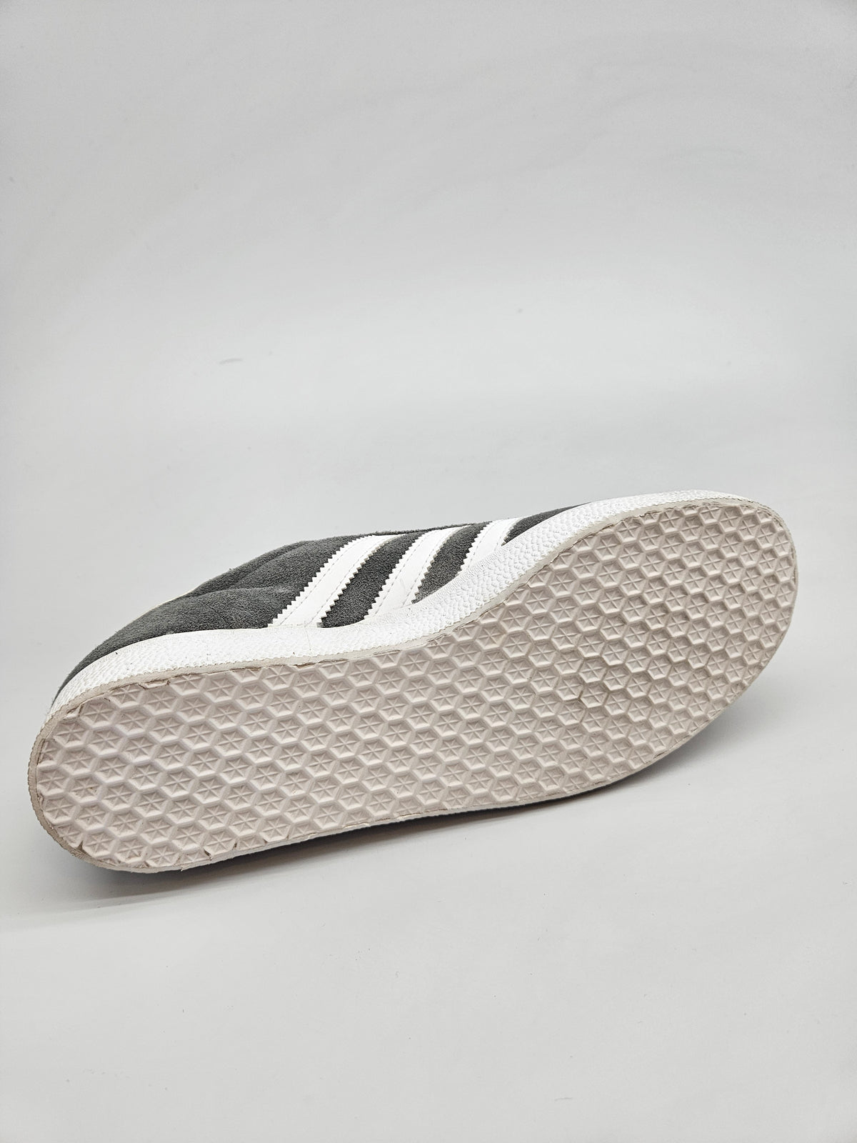 ADIDAS NOVI ORIGINAL PATIKI BR 39