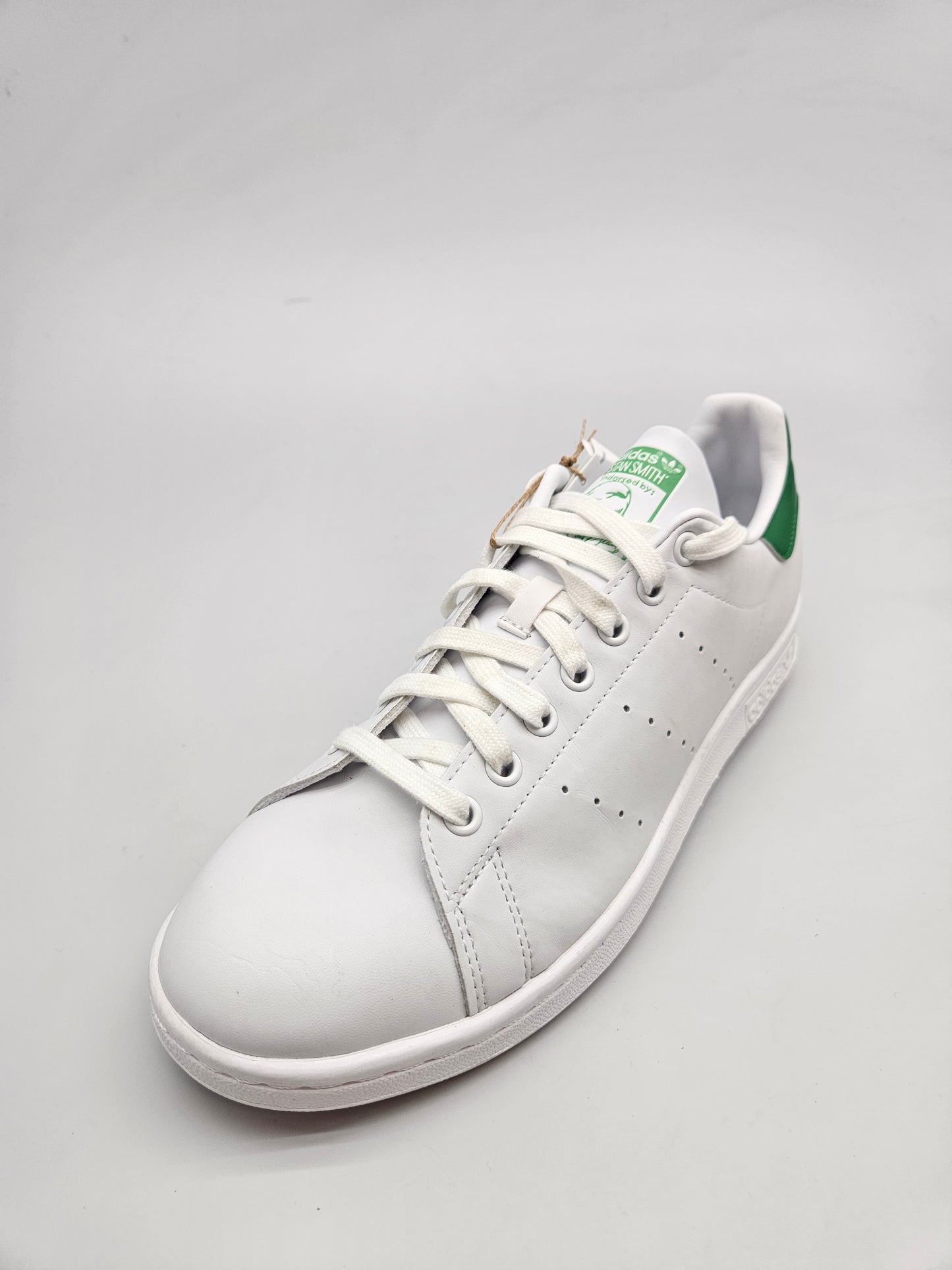 ADIDAS NOVI ORIGINAL PATIKI BR 43