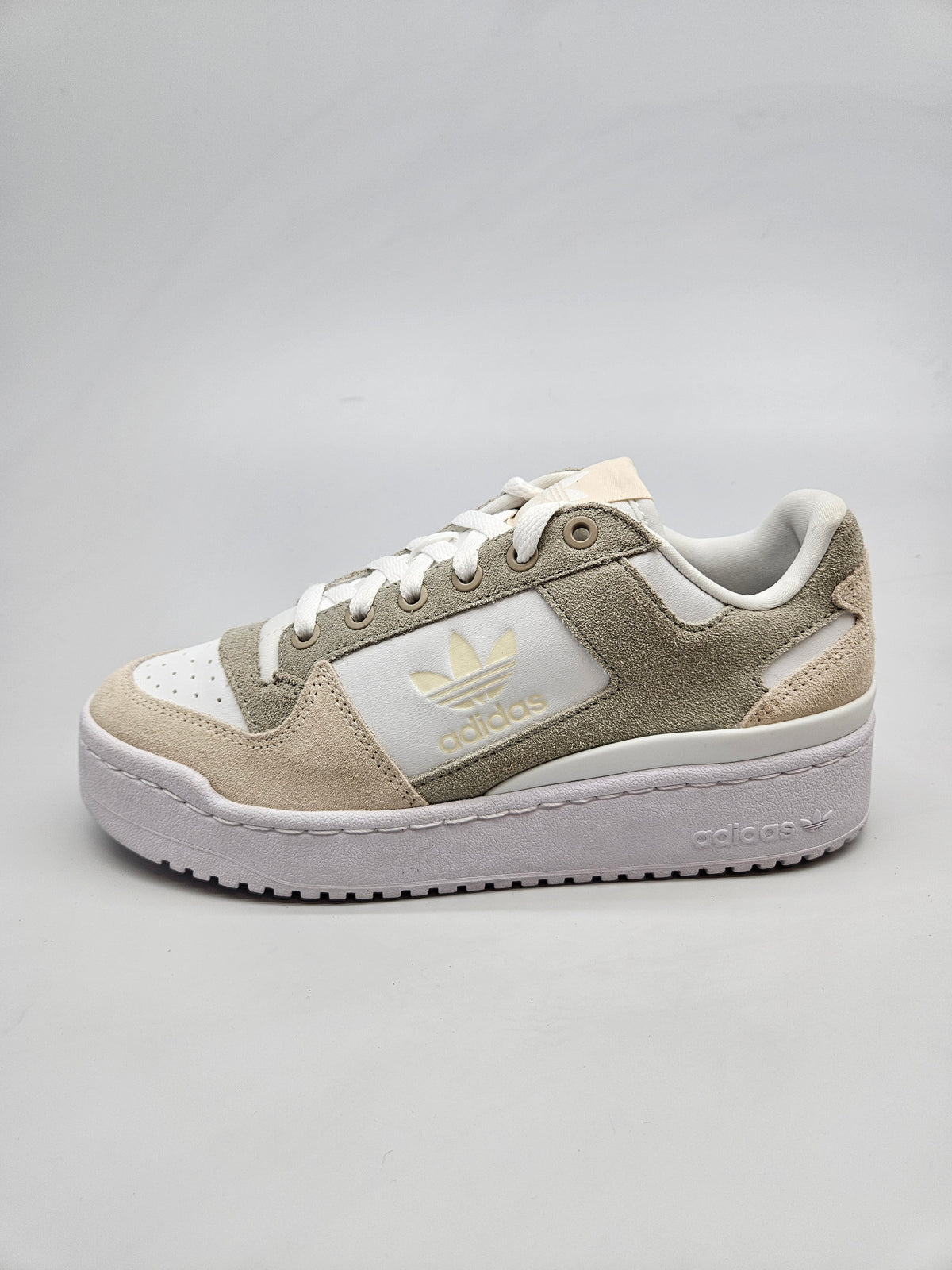ADIDAS NOVI ORIGINAL PATIKI BR 39