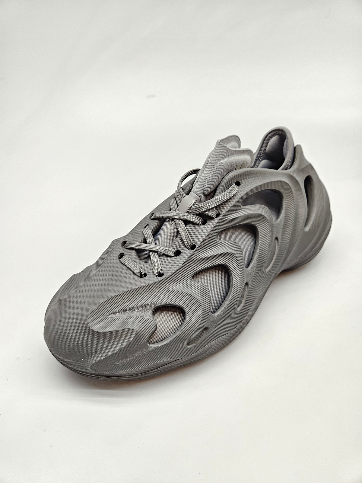 ADIDAS NOVI ORIGINAL PATIKI BR 40.5