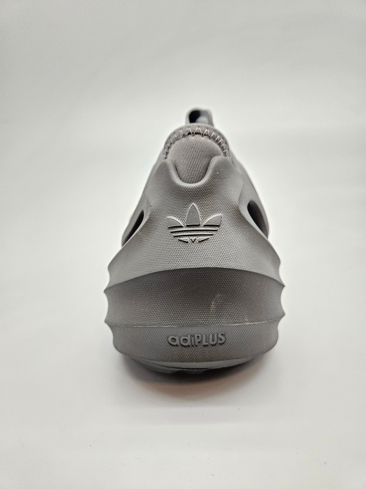 ADIDAS NOVI ORIGINAL PATIKI BR 40.5