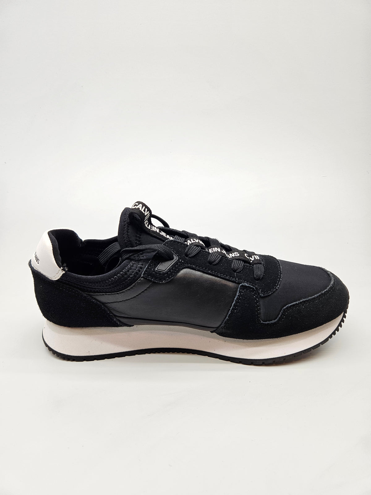 CALVIN KLEIN NOVI ORIGINAL PATIKI BR 39