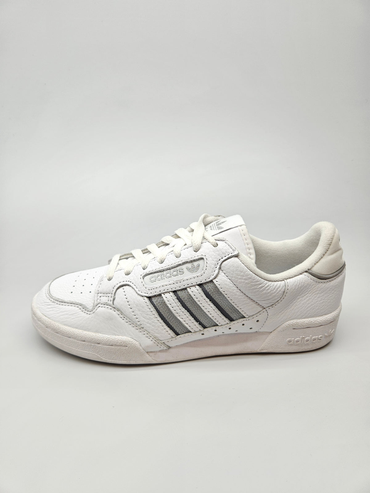 ADIDAS NOVI ORIGINAL PATIKI BR 40