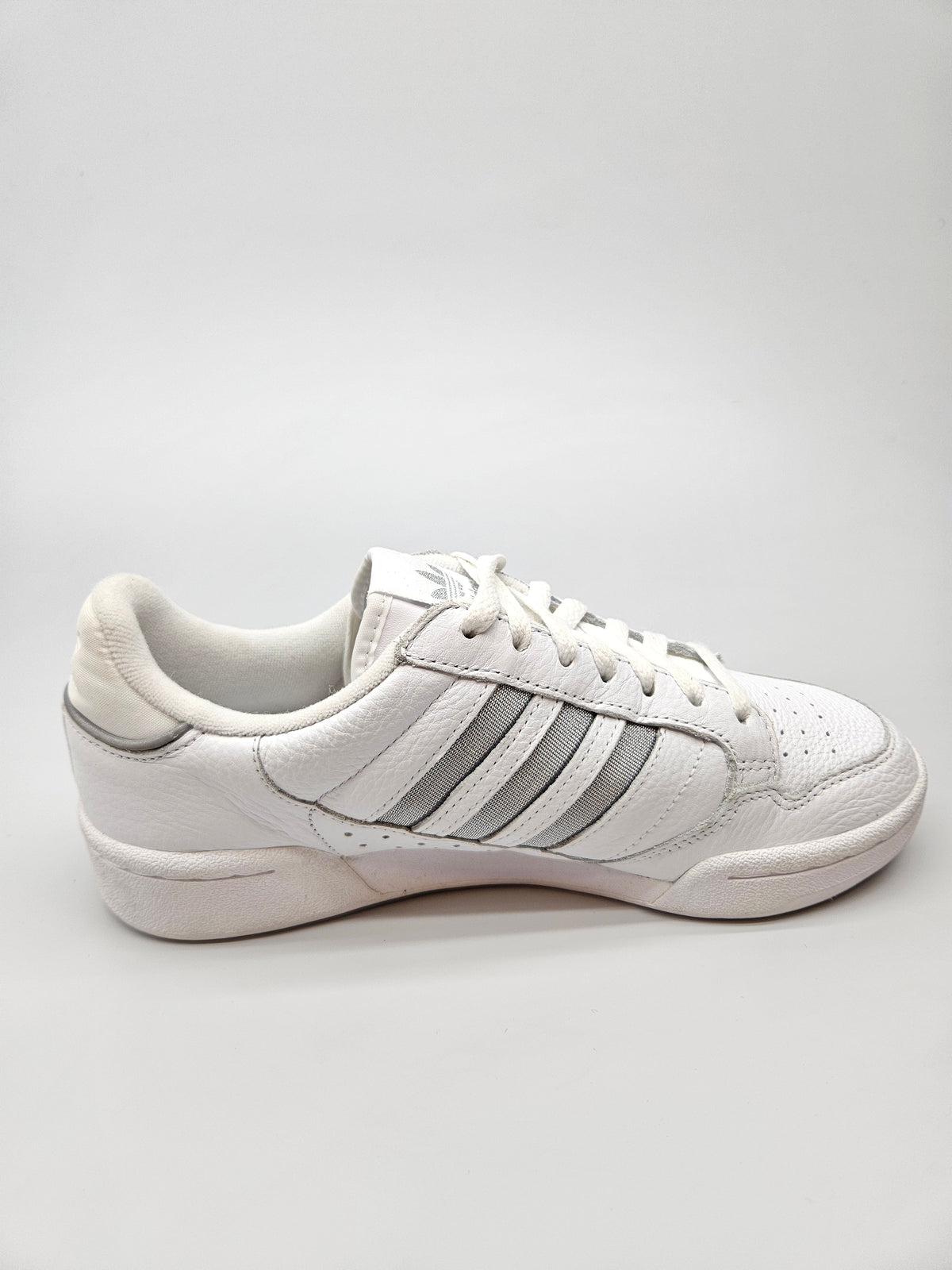 ADIDAS NOVI ORIGINAL PATIKI BR 40