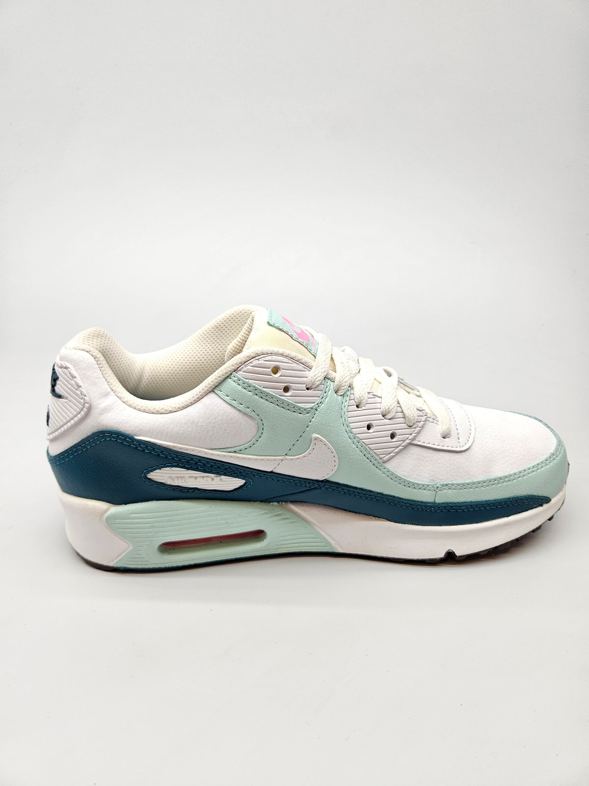 NIKE AIRMAX NOVI ORIGINAL PATIKI BR 40