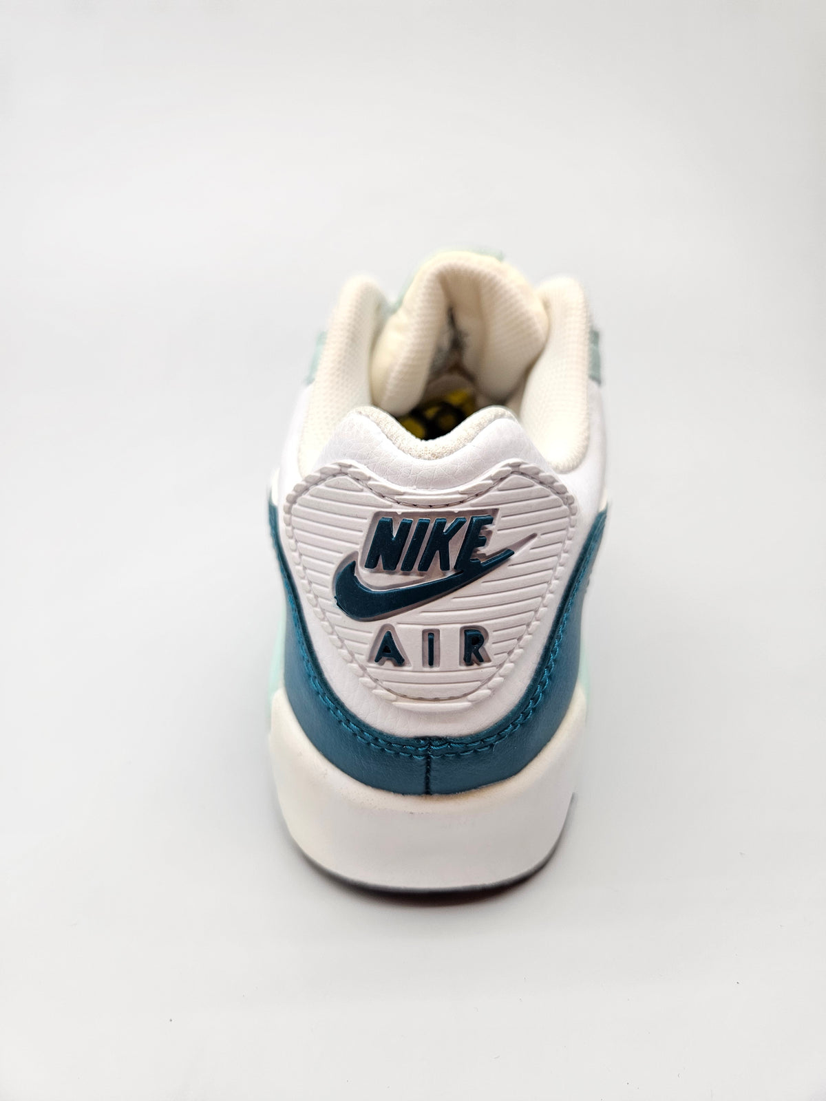 NIKE AIRMAX NOVI ORIGINAL PATIKI BR 40
