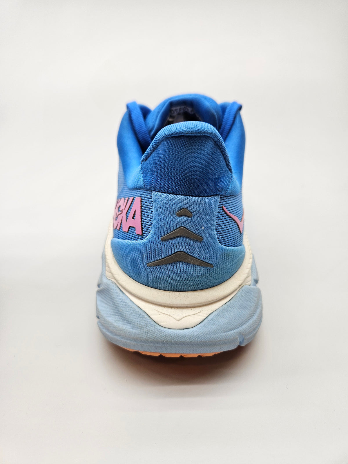 HOKA NOVI ORIGINAL PATIKI BR 38.5