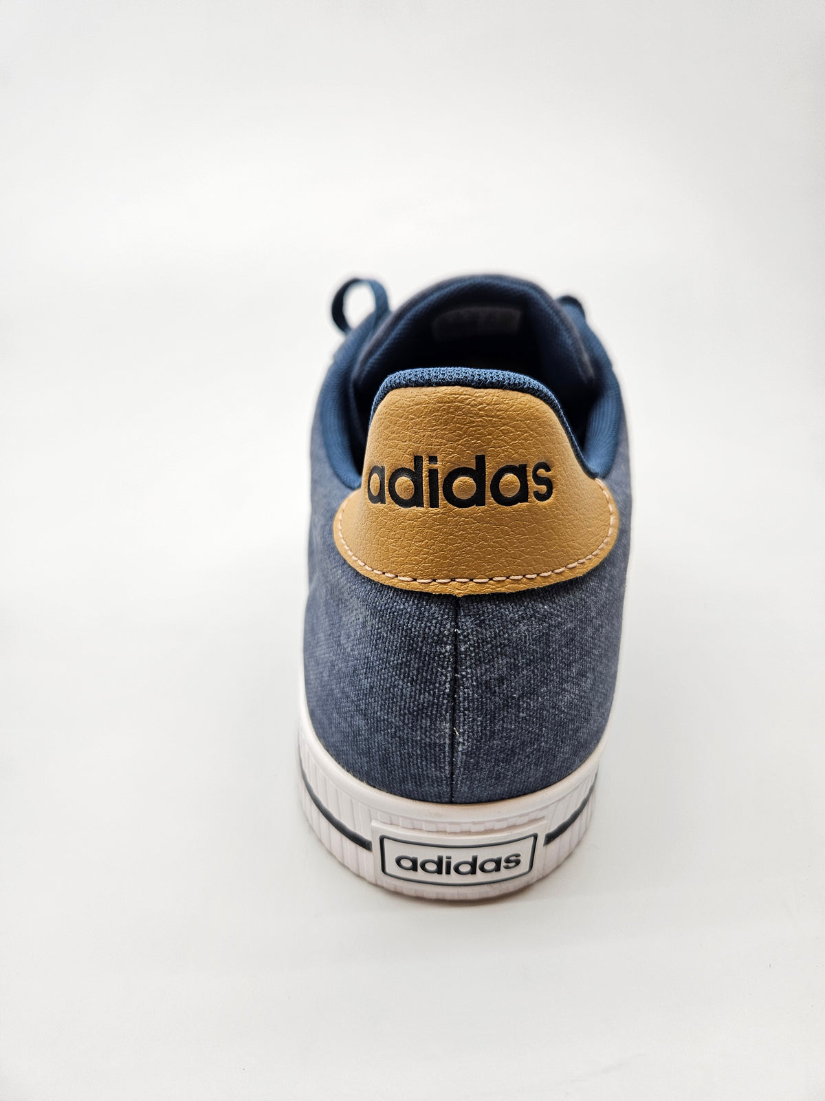ADIDAS NOVI ORIGINAL PATIKI 46.5