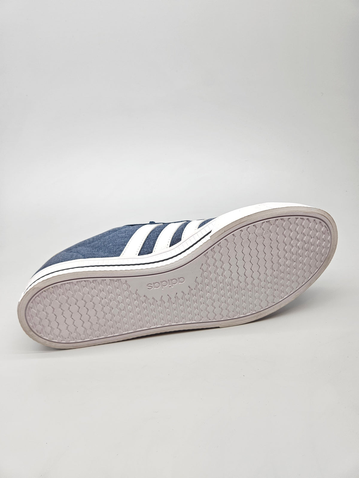 ADIDAS NOVI ORIGINAL PATIKI 46.5