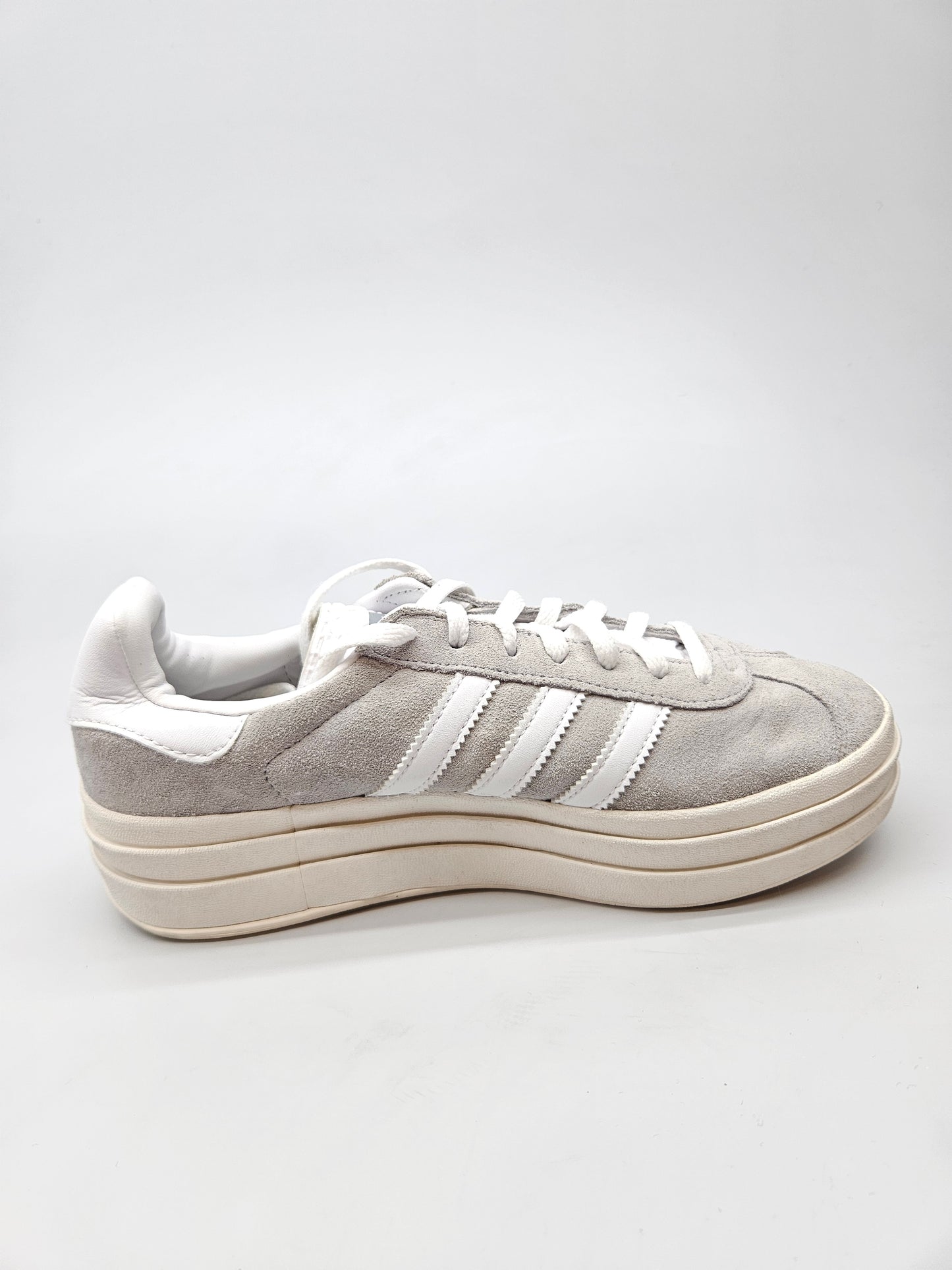 ADIDAS NOVI ORIGINAL PATIKI BR 38.5