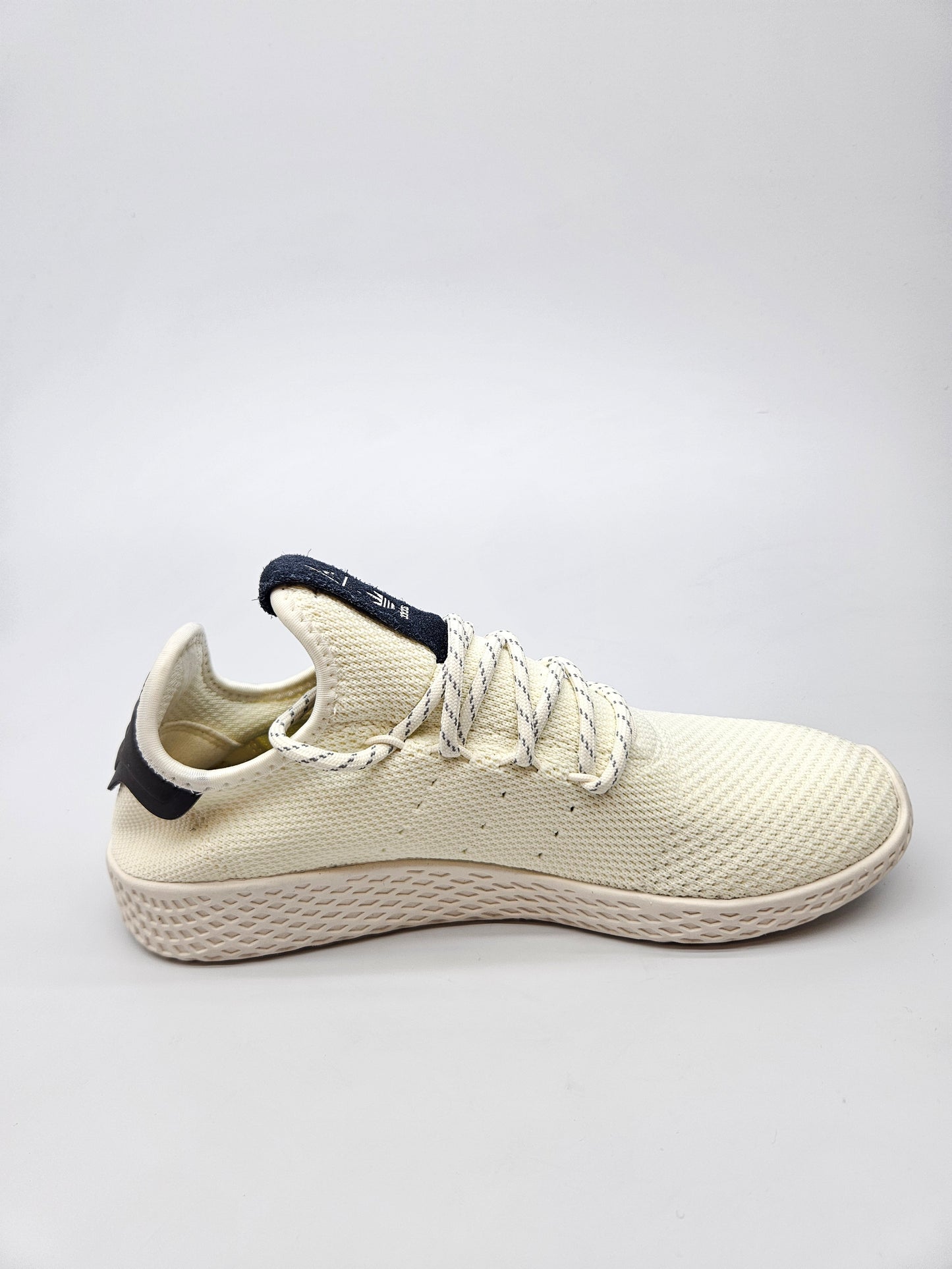 ADIDAS NOVI ORIGINAL PATIKI BR 38.5
