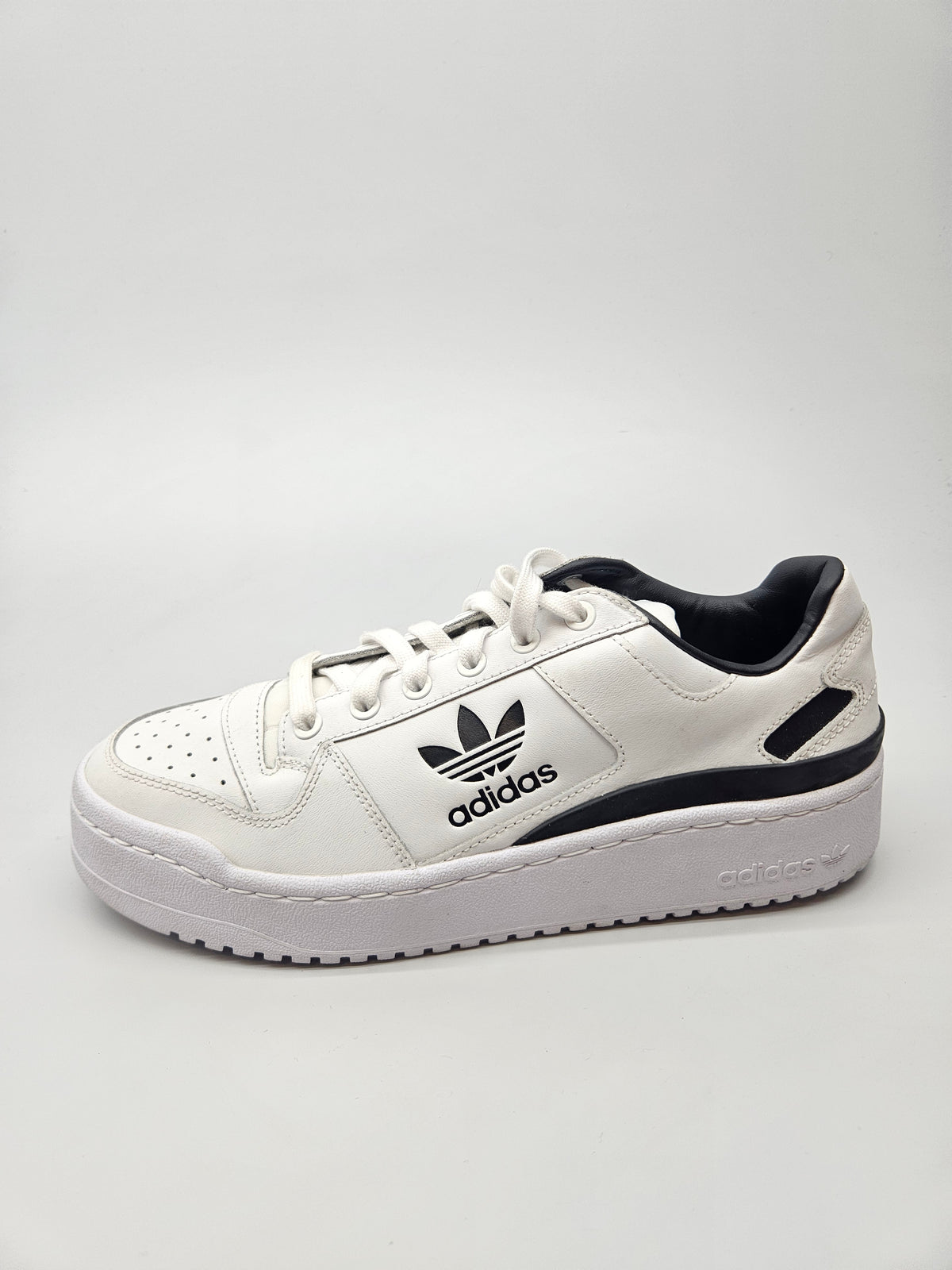 ADIDAS NOVI ORIGINAL PATIKI BR 40.5