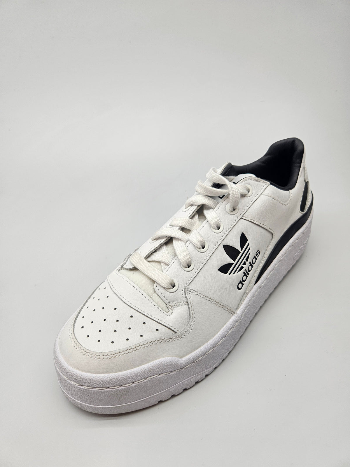 ADIDAS NOVI ORIGINAL PATIKI BR 40.5