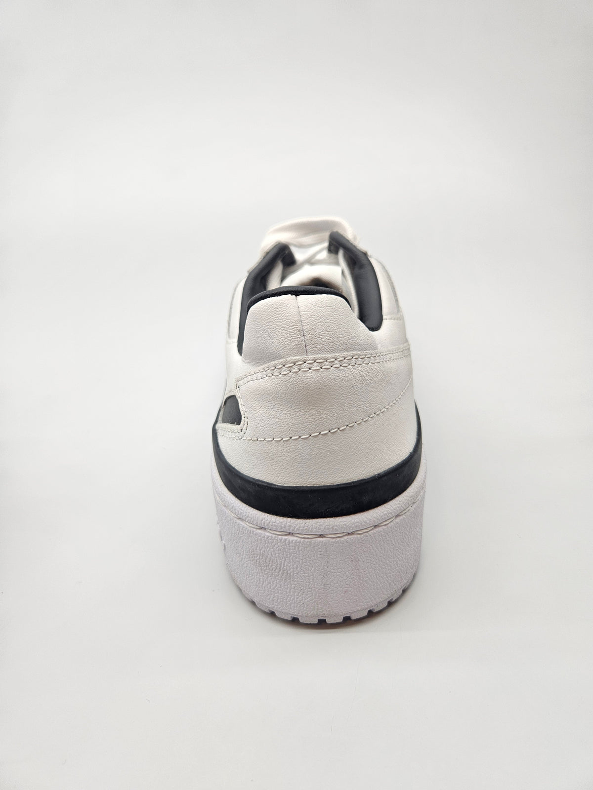 ADIDAS NOVI ORIGINAL PATIKI BR 40.5