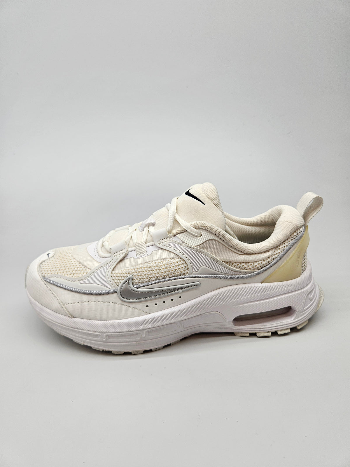 NIKE NOVI ORIGINAL PATIKI BR 37.5