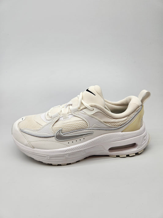 NIKE NOVI ORIGINAL PATIKI BR 37.5