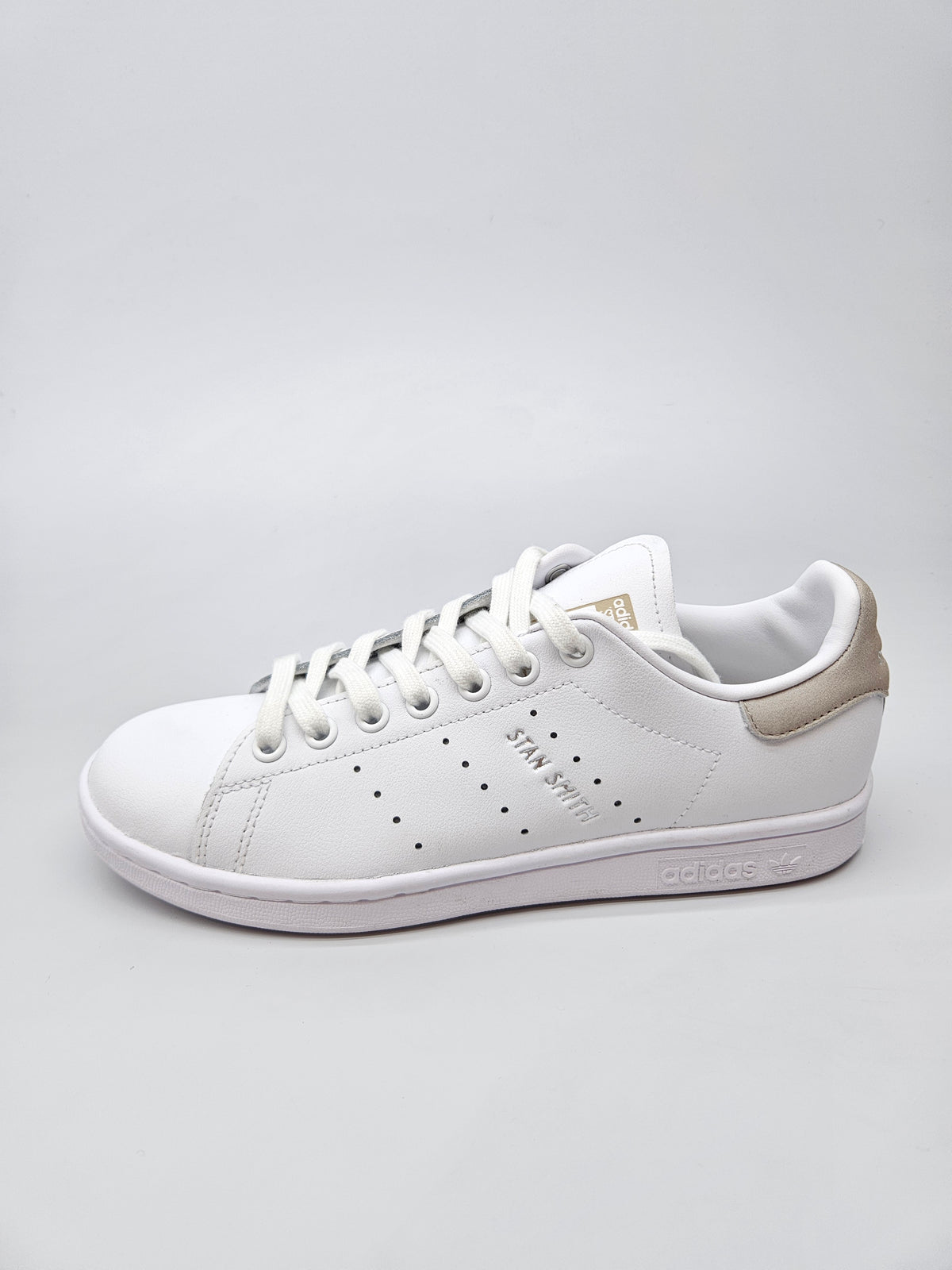 ADIDAS NOVI ORIGINAL PATIKI BR 38
