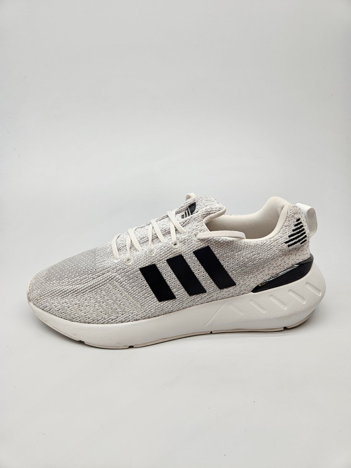 ADIDAS NOVI ORIGINAL PATIKI BR 40