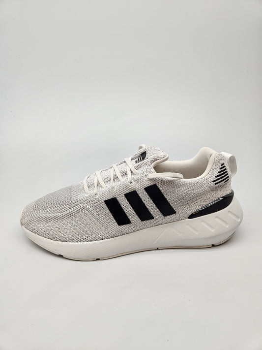 ADIDAS NOVI ORIGINAL PATIKI BR 40