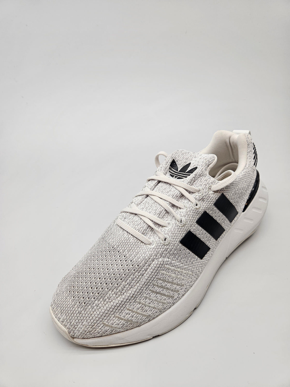 ADIDAS NOVI ORIGINAL PATIKI BR 40